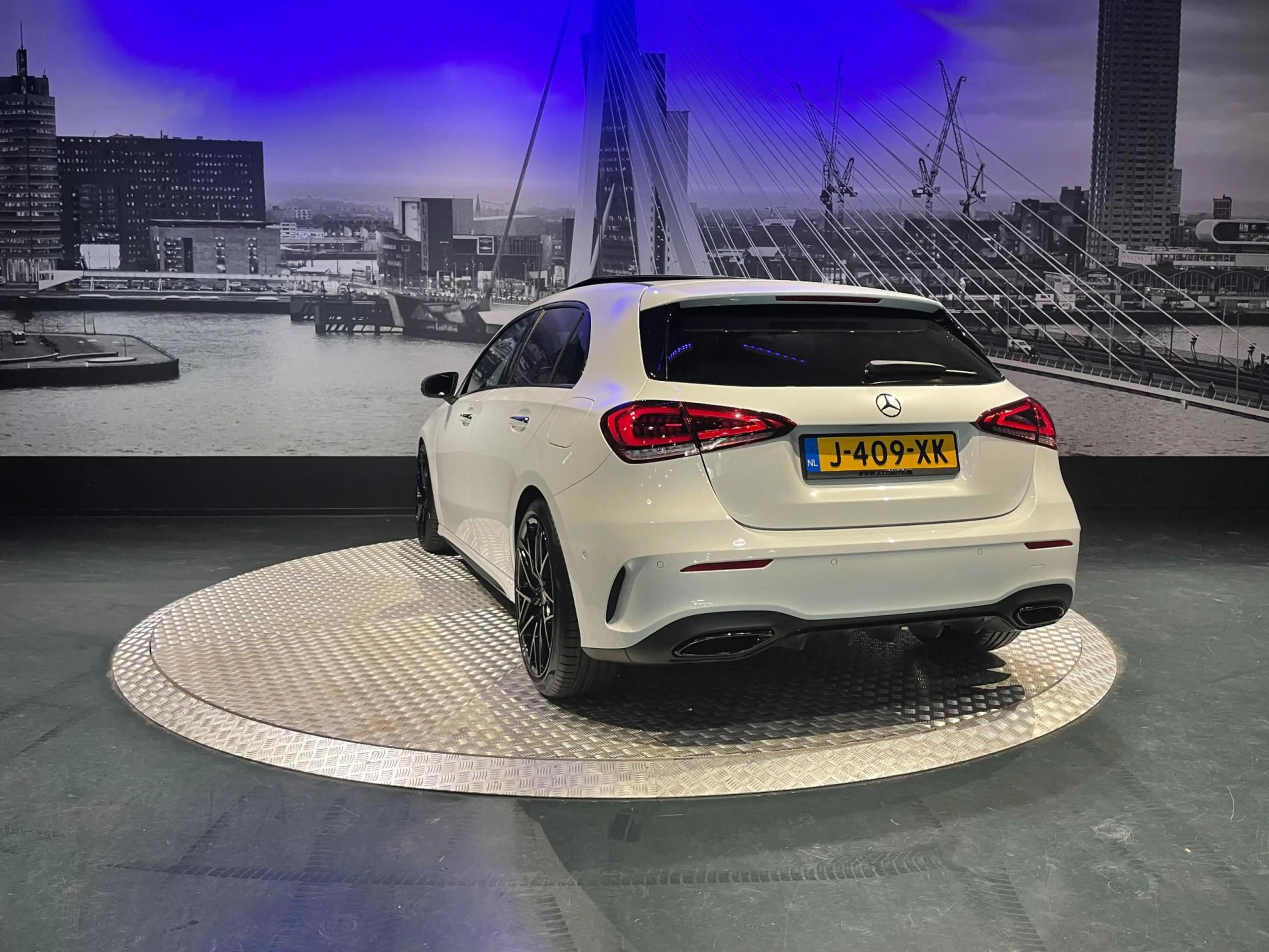Mercedes-Benz A 180 Business Solution AMG *NL Auto*Led*Pano*Camera* — photo 10