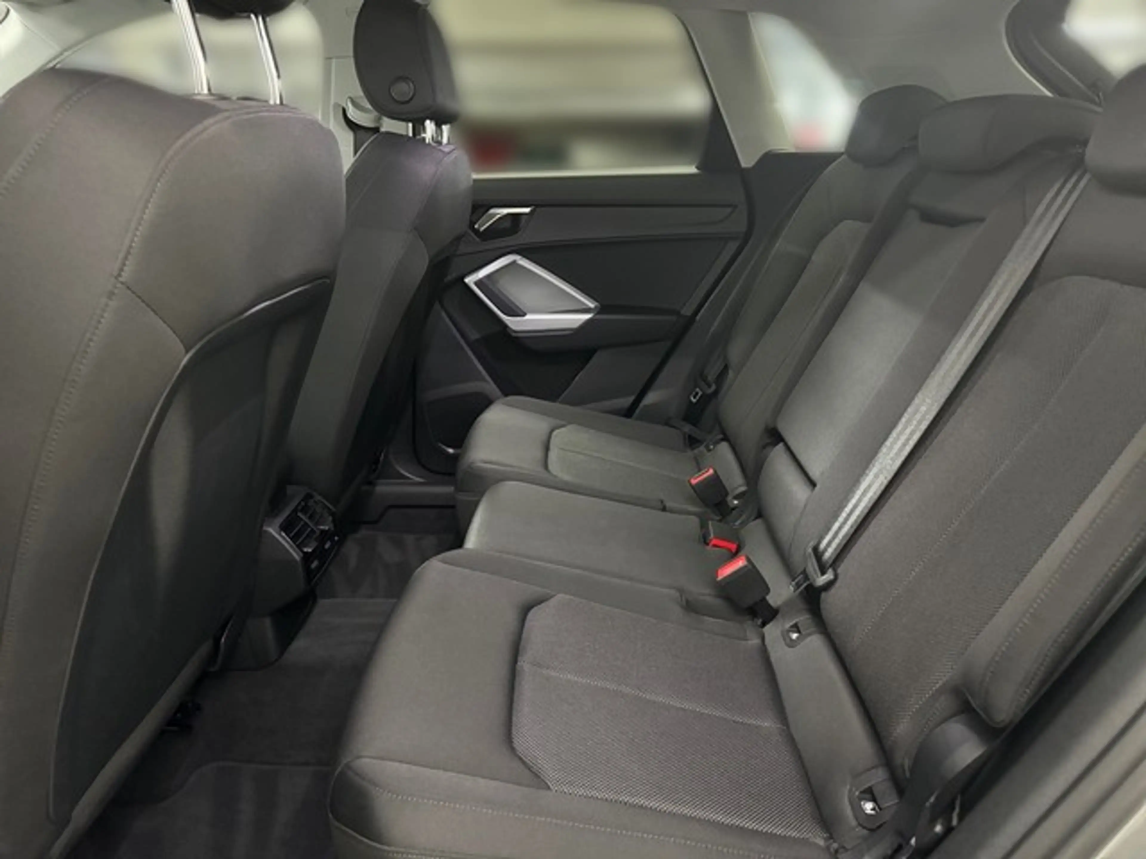 Audi Q3 advanced LED BUSINESS KAMERA NAVI KOMFORTPAKET ... — photo 7