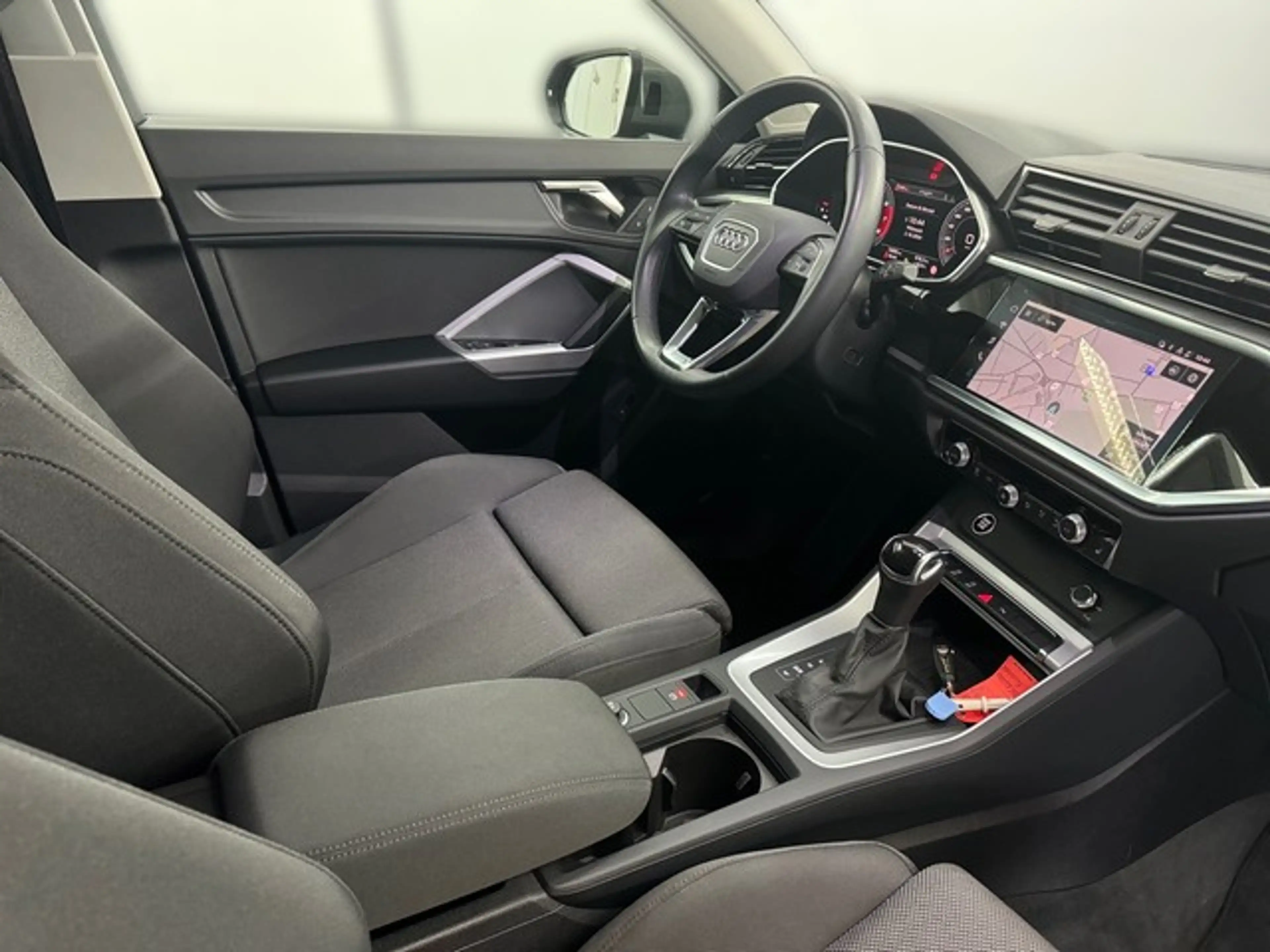 Audi Q3 advanced LED BUSINESS KAMERA NAVI KOMFORTPAKET ... — photo 15