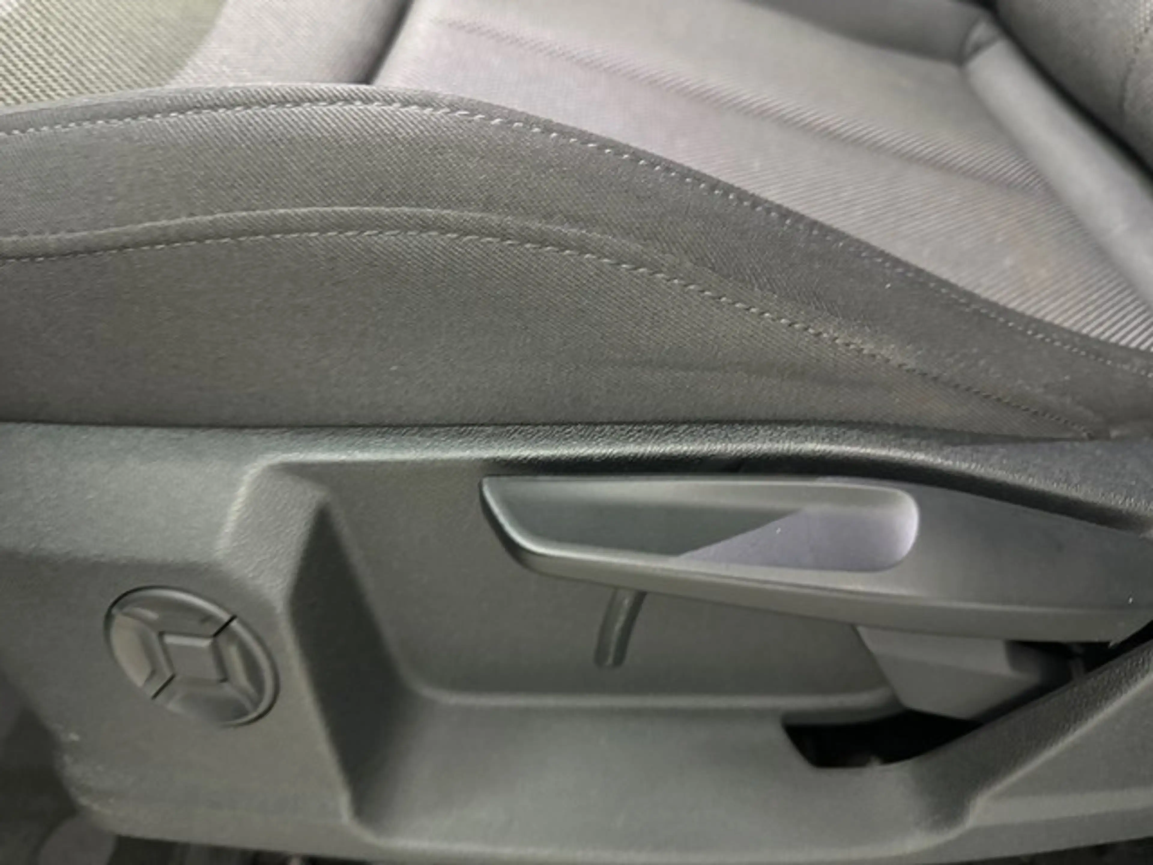Audi Q3 advanced LED BUSINESS KAMERA NAVI KOMFORTPAKET ... — photo 6