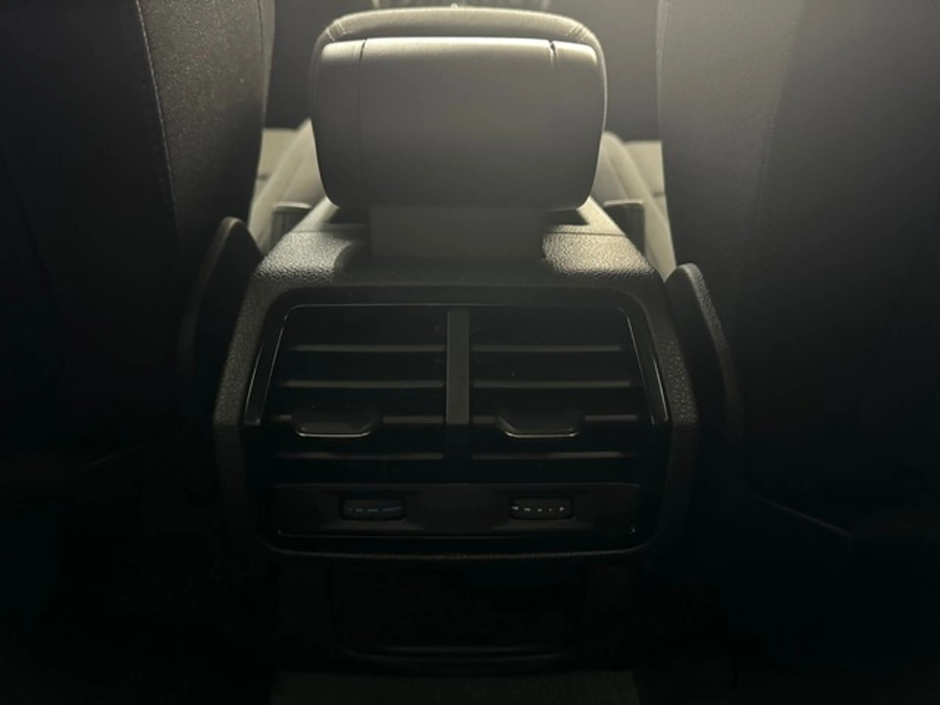 Audi Q3 advanced LED BUSINESS KAMERA NAVI KOMFORTPAKET ... — photo 19