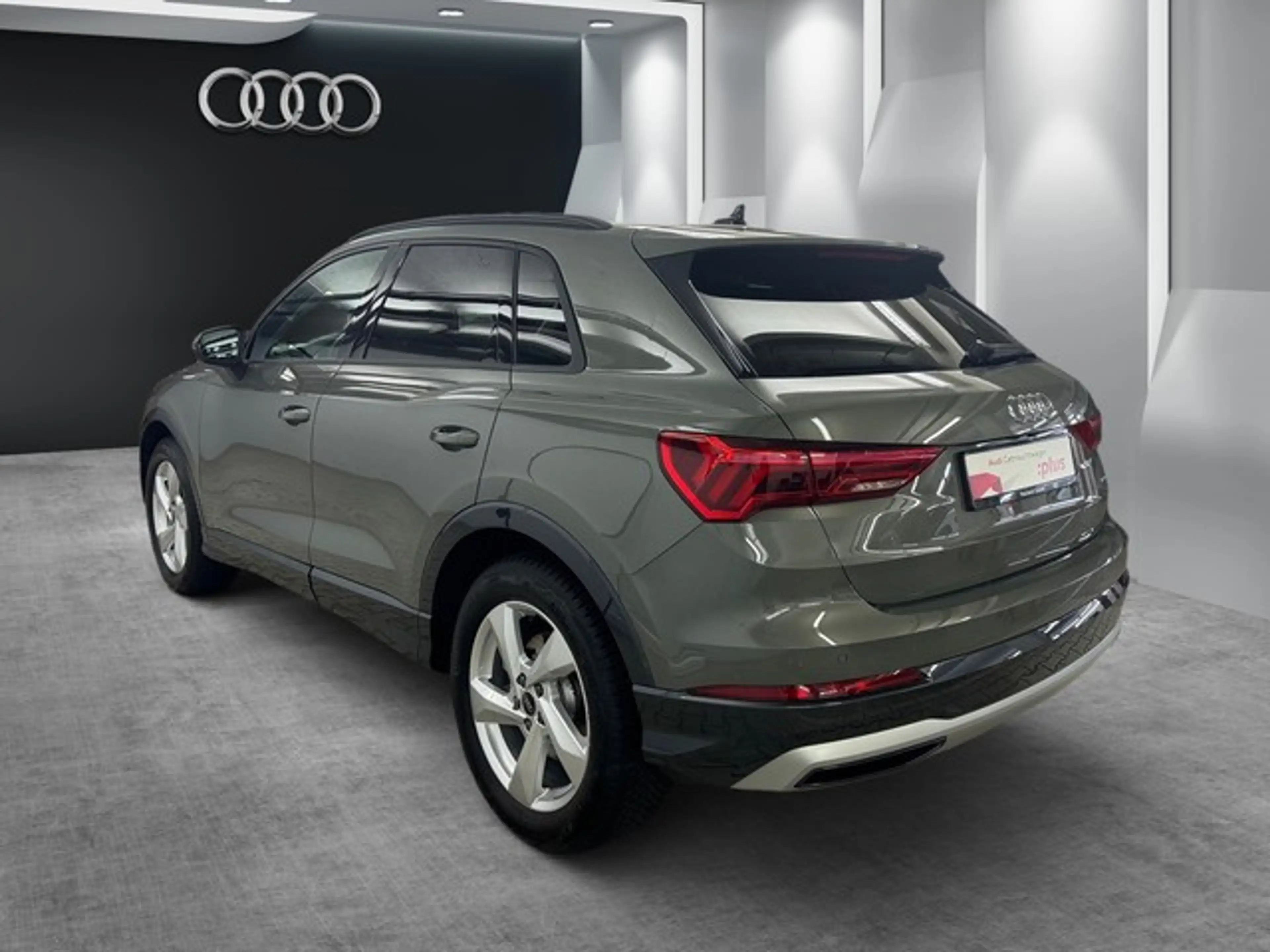 Audi Q3 advanced LED BUSINESS KAMERA NAVI KOMFORTPAKET ... — photo 10