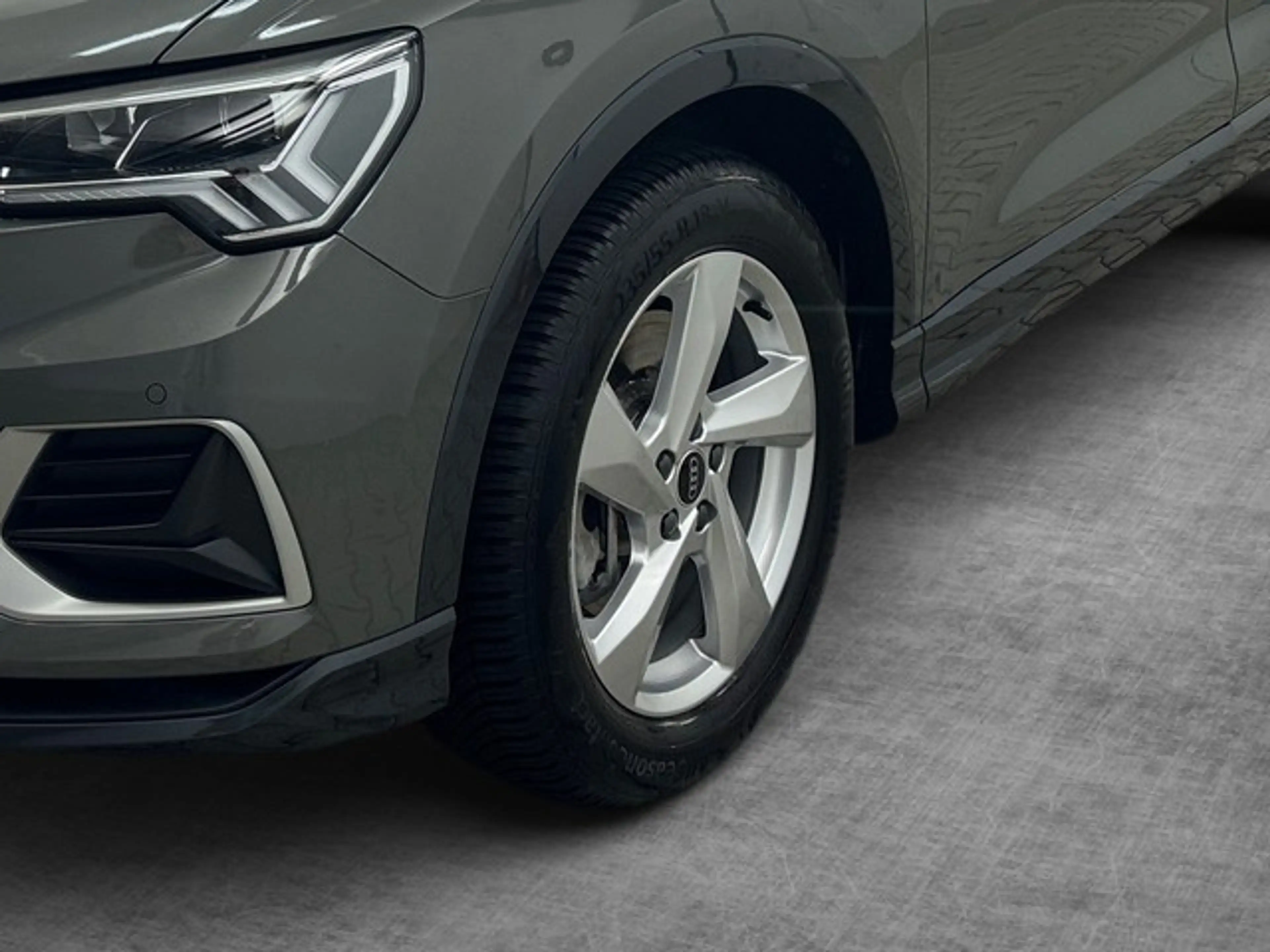 Audi Q3 advanced LED BUSINESS KAMERA NAVI KOMFORTPAKET ... — photo 4