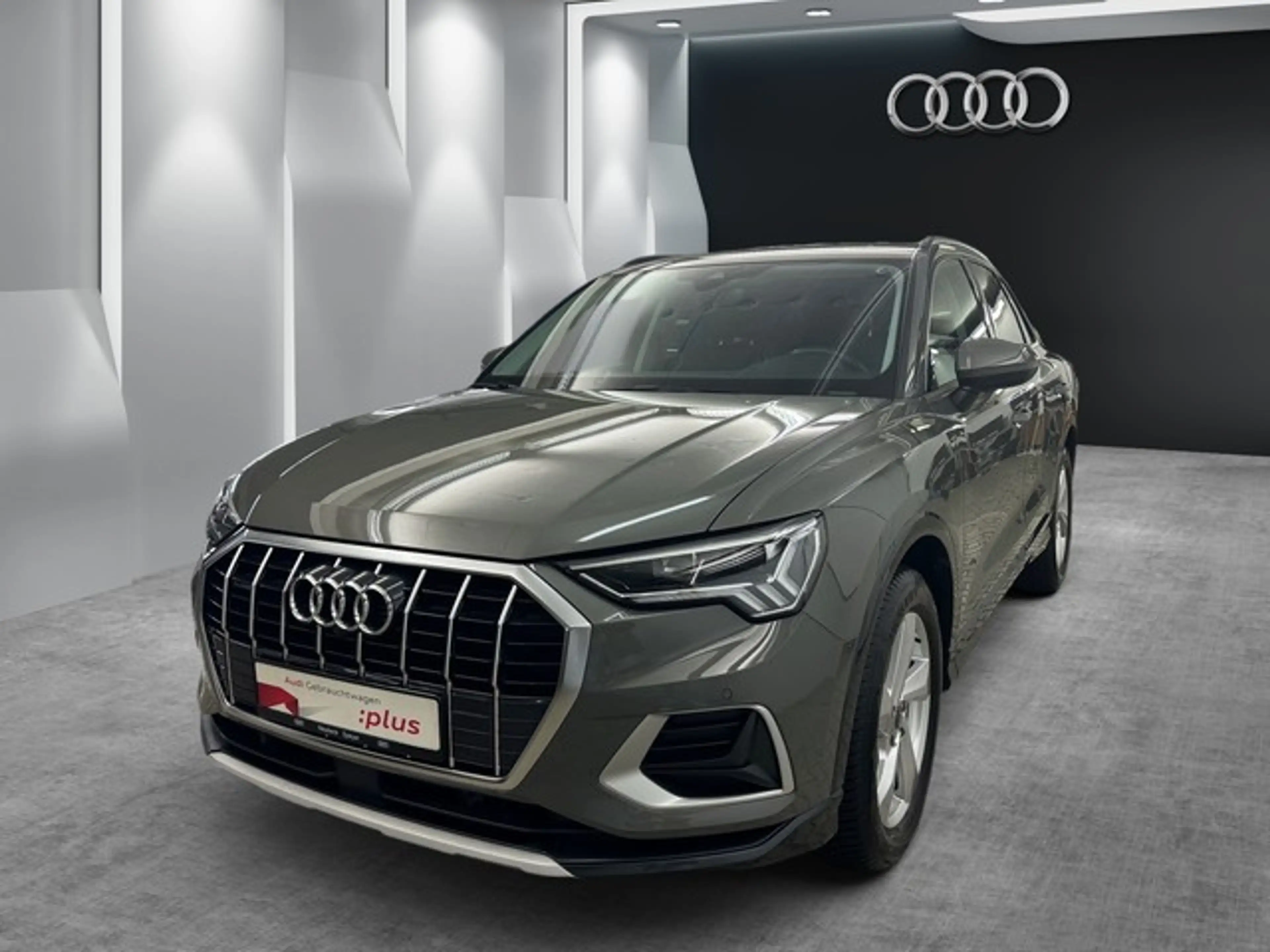 Audi Q3 advanced LED BUSINESS KAMERA NAVI KOMFORTPAKET ...