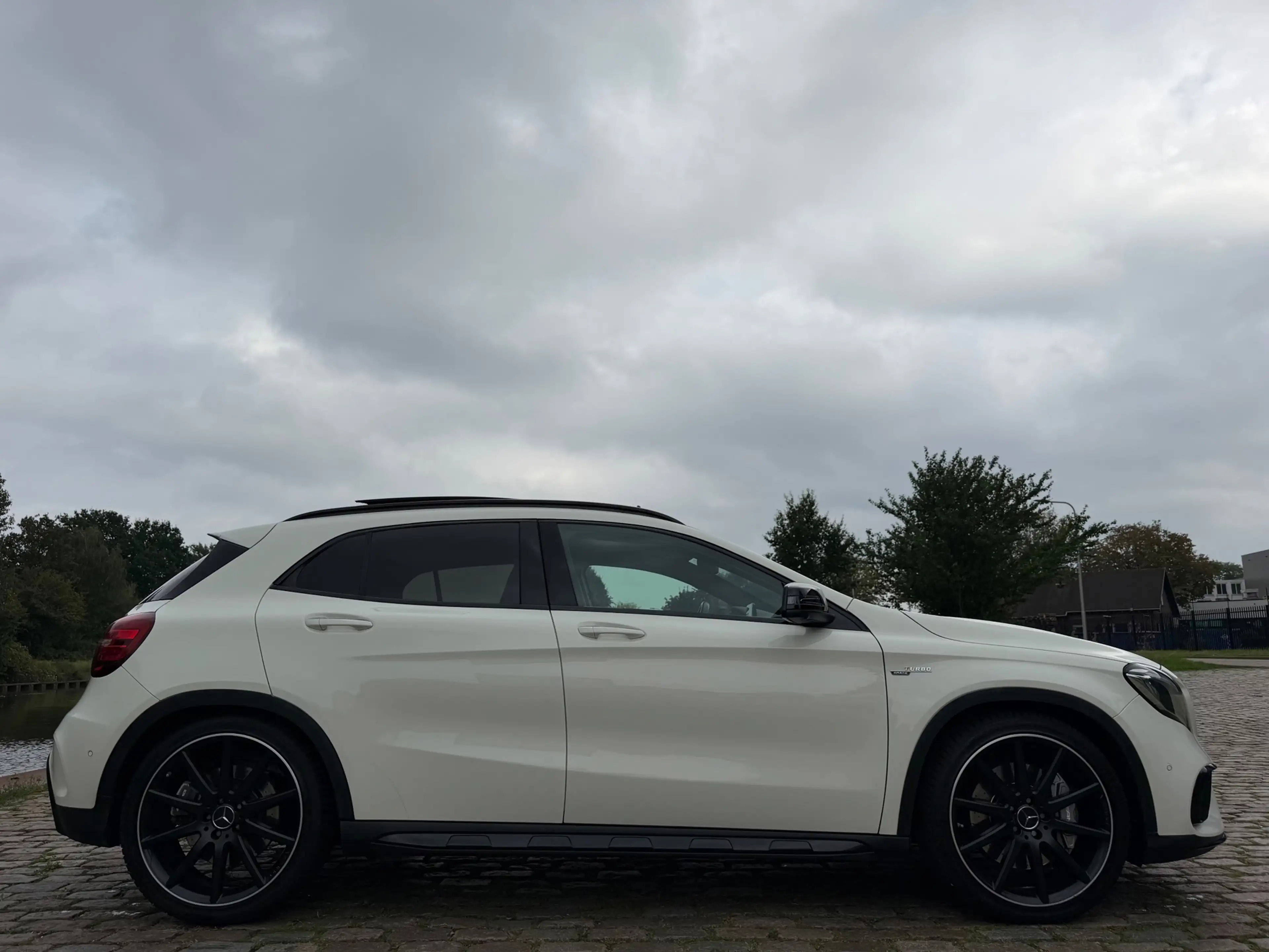 Mercedes-Benz GLA 45 AMG 4MATIC Premium Plus DEALER ONDERHOUDEN H&K SOUND D — photo 5