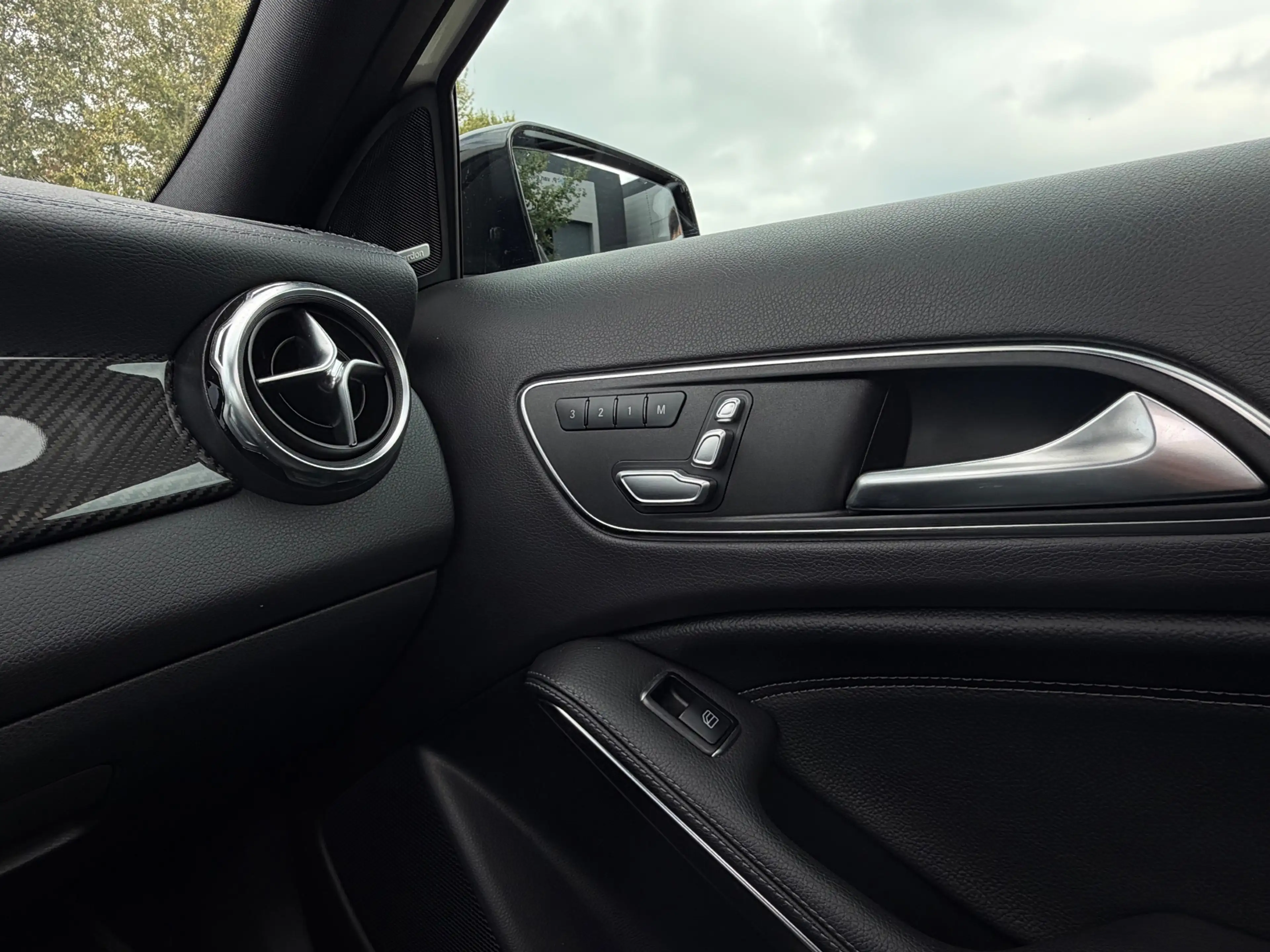 Mercedes-Benz GLA 45 AMG 4MATIC Premium Plus DEALER ONDERHOUDEN H&K SOUND D — photo 24