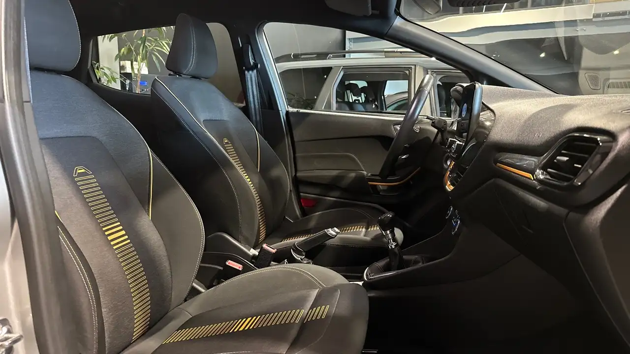 Ford Fiesta Active — photo 13