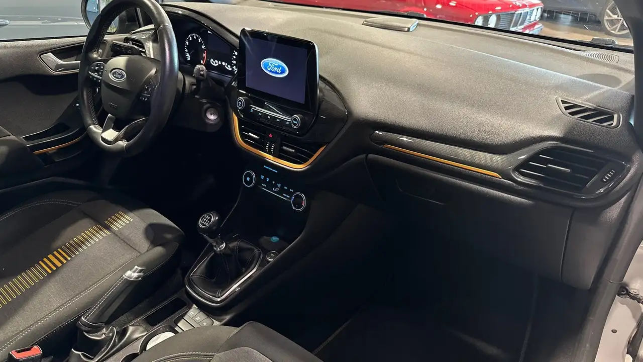 Ford Fiesta Active — photo 14