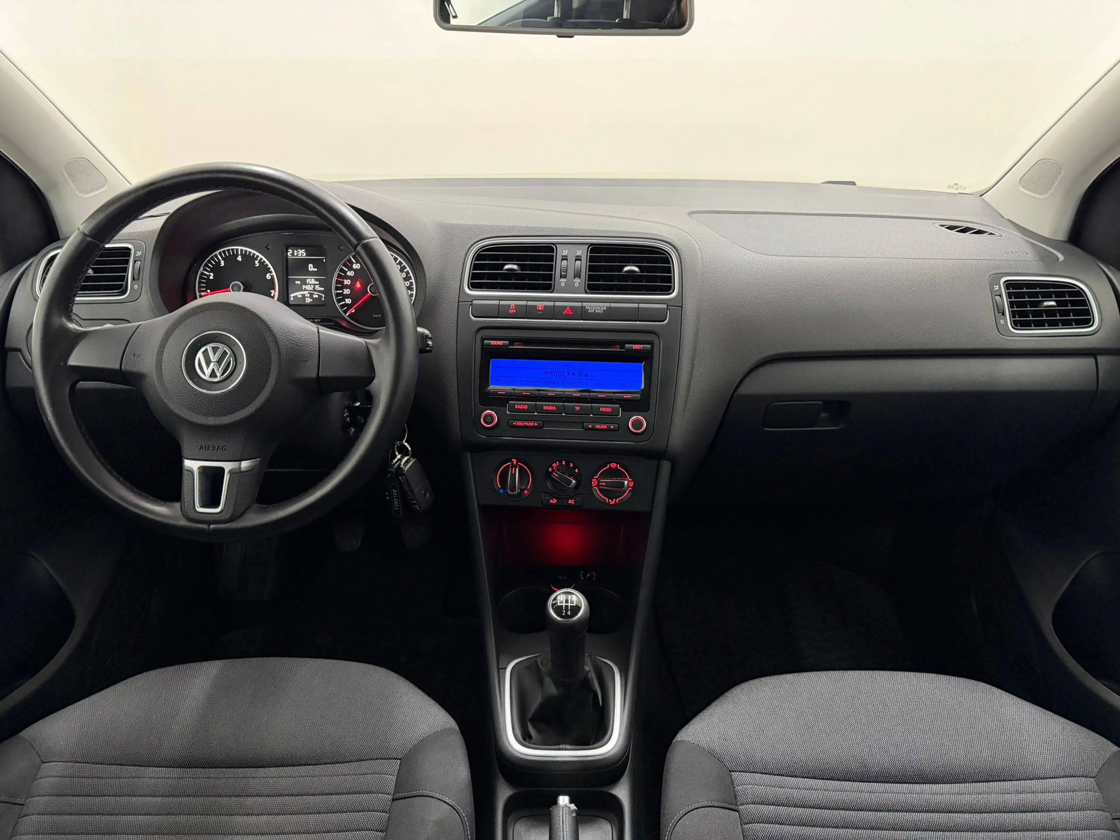 Volkswagen Polo 4FRIENDS 1,2 *ERSTBESITZ* — photo 11