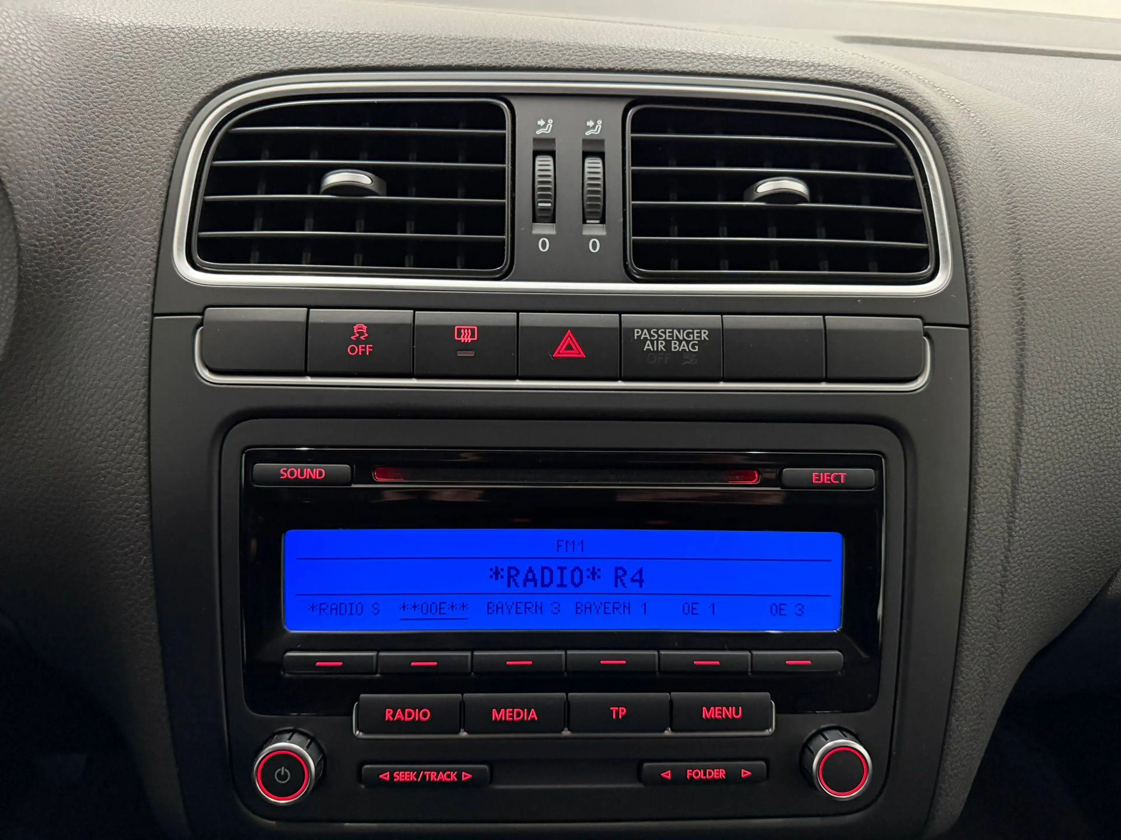 Volkswagen Polo 4FRIENDS 1,2 *ERSTBESITZ* — photo 14