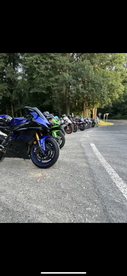 Yamaha YZF-R6 Blue - 1