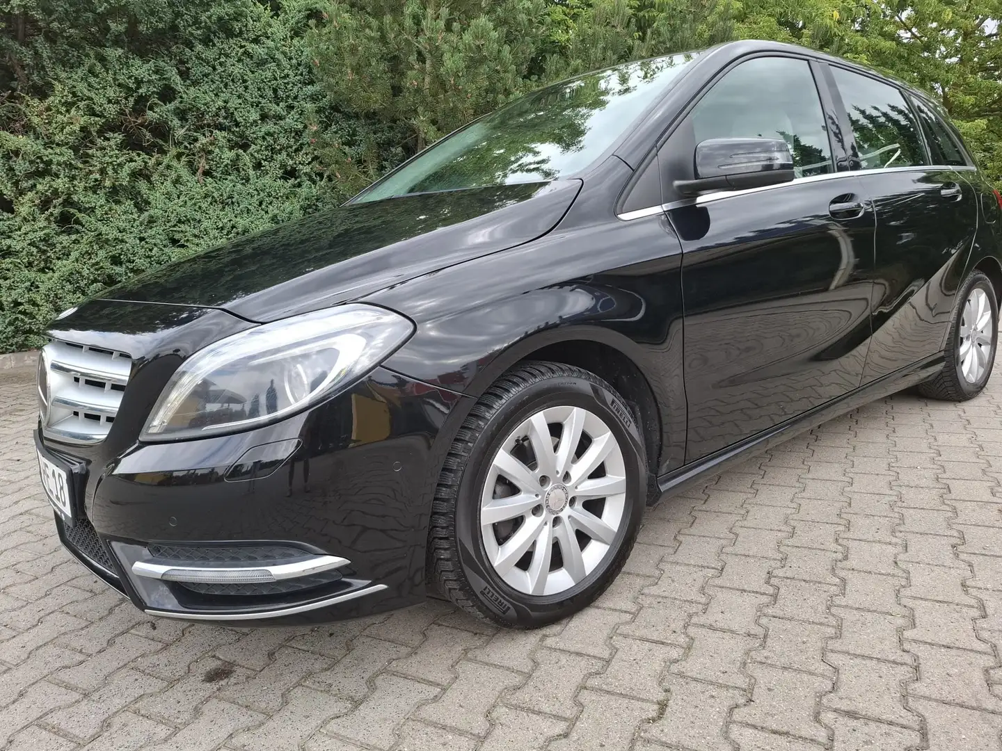 Mercedes-Benz B 180 B 180 (BlueEFFICIENCY) - 1