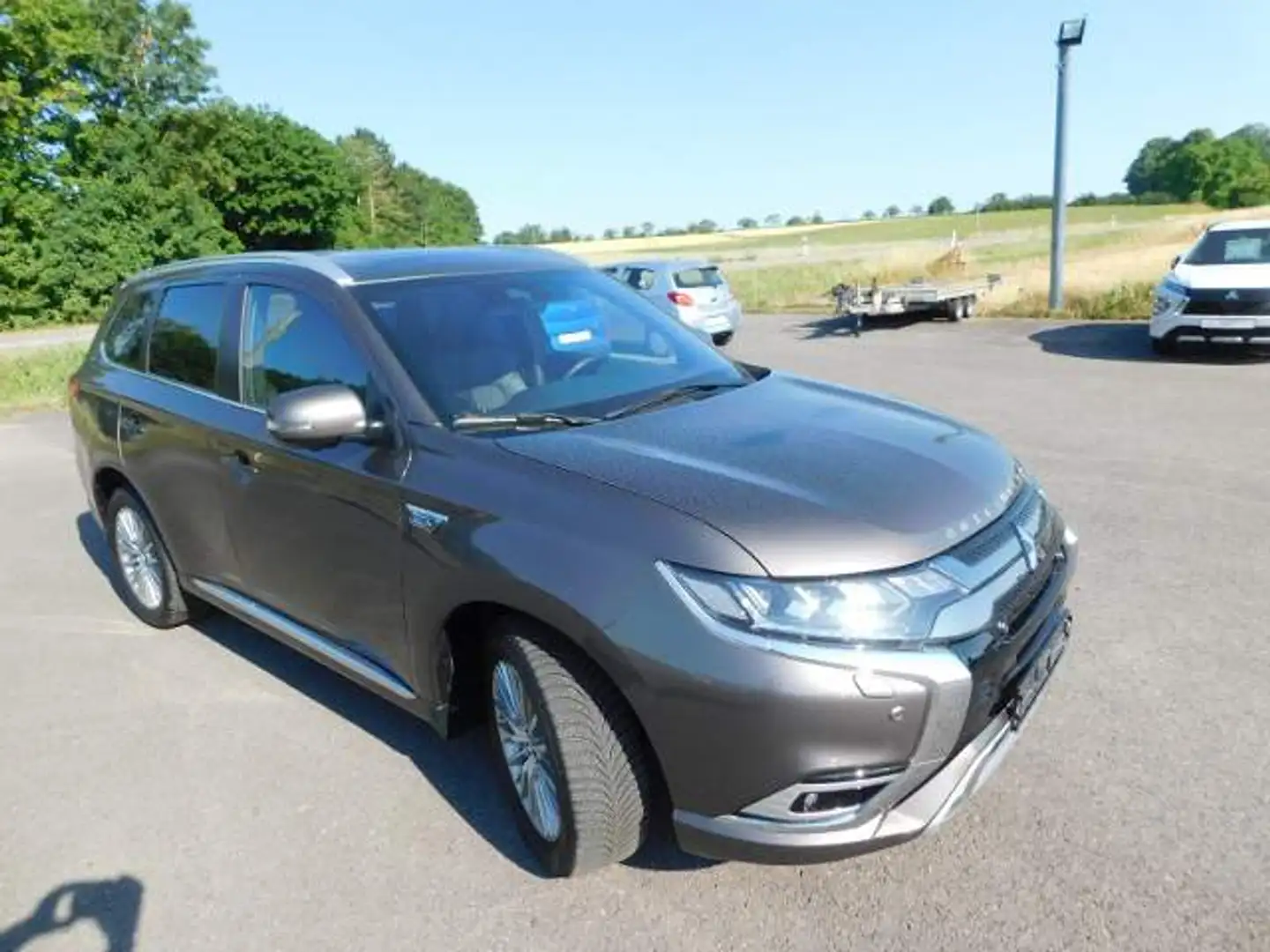 Mitsubishi Outlander Outlander Plug-in Hybrid TOP 2.4 MIVEC 4WD Braun - 2