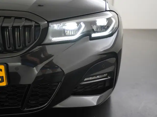 BMW 3 Series view 29