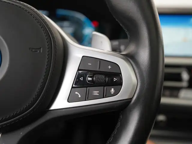 BMW 3 Series view 10