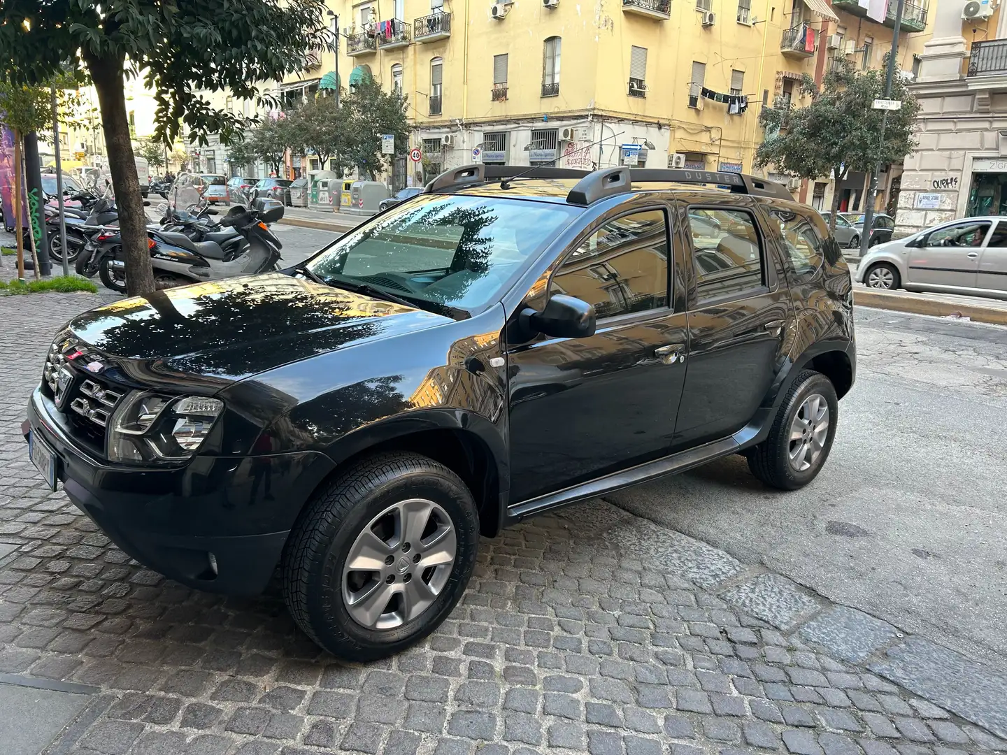 Dacia Duster Duster 1.5 dci Prestige  4x2 s\s 110cv Noir - 2