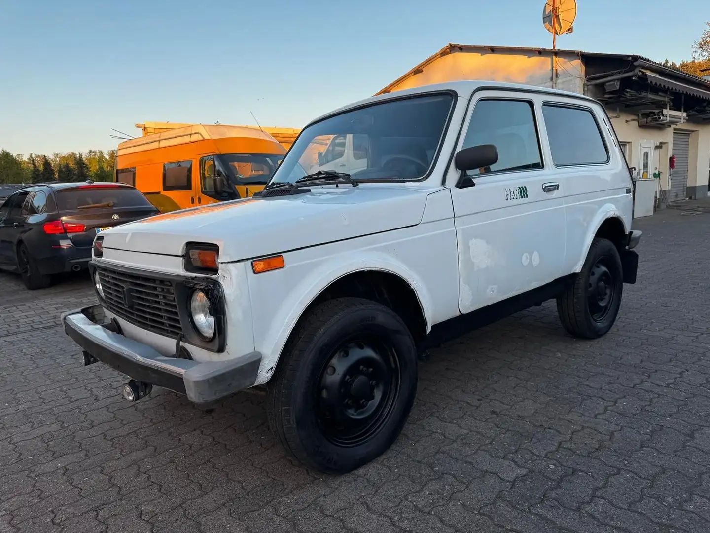 Lada Niva 1.7i   4X4 Allrad. Ohne Brief Blanco - 2