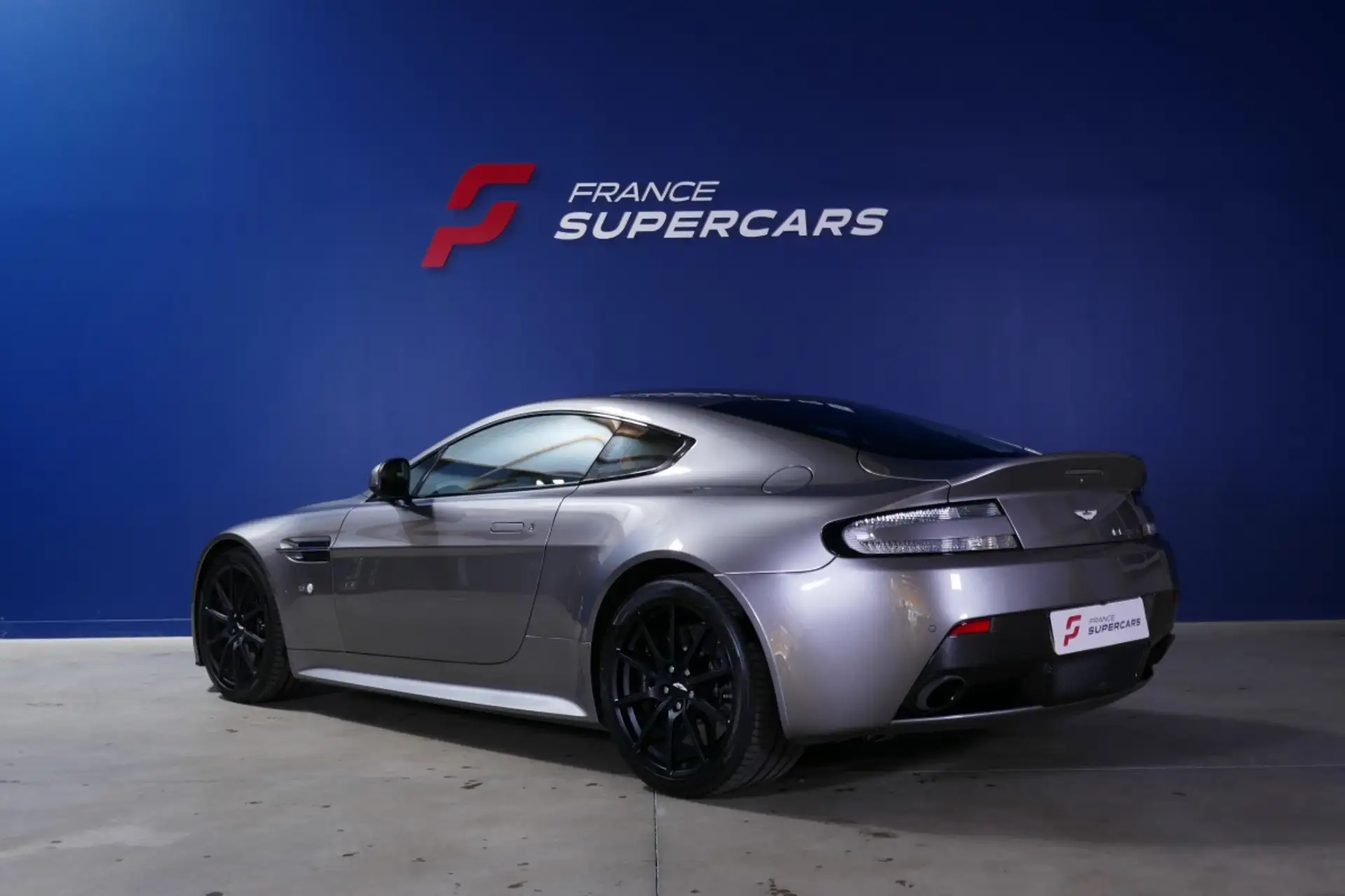 애스턴마틴 밴티지 V12 Vantage S 2015 실버 사진 3