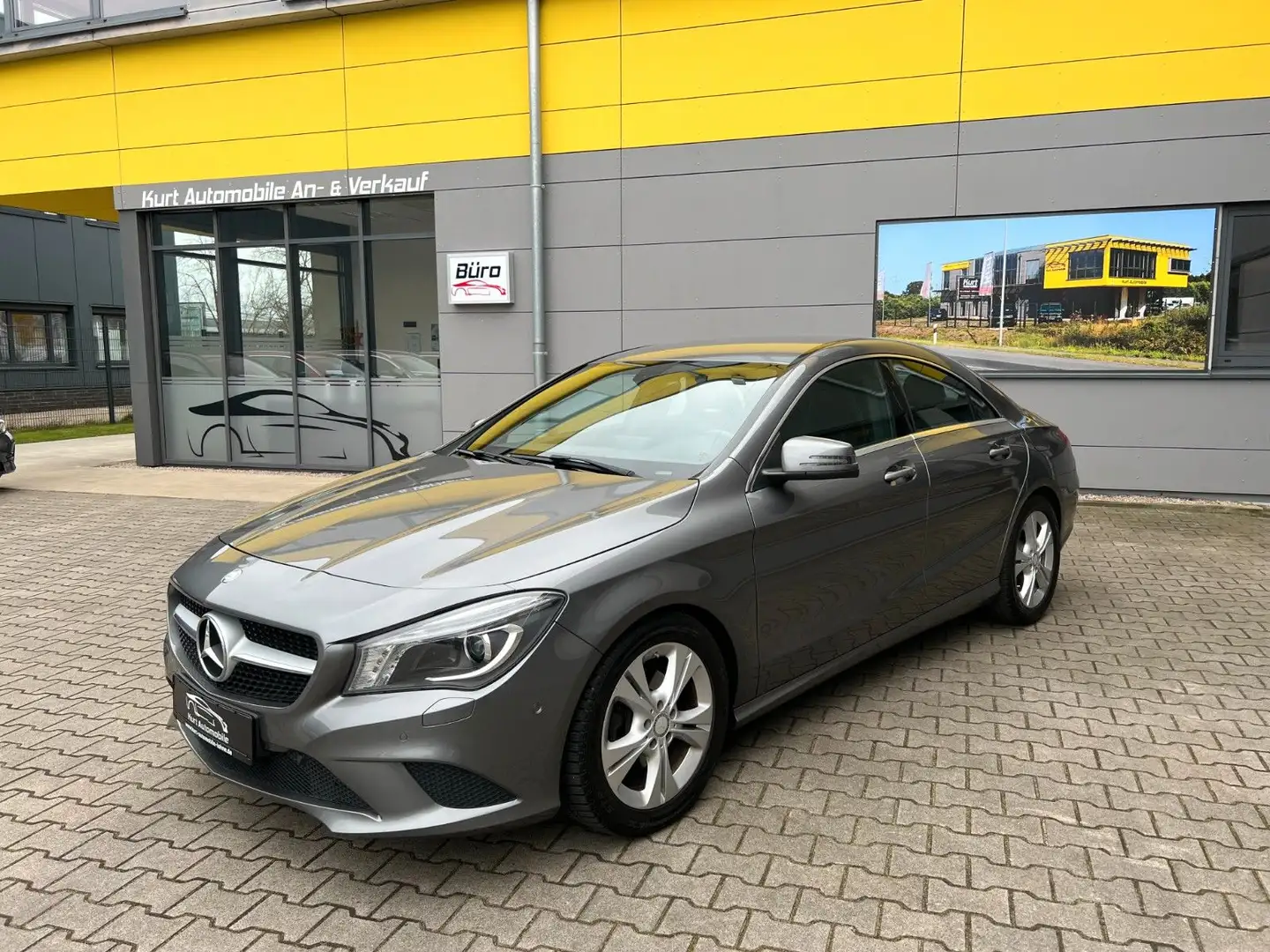 Mercedes-Benz CLA 220 TEILEDER/NAVI/XENON/SHZ/EURO5* Grau - 1