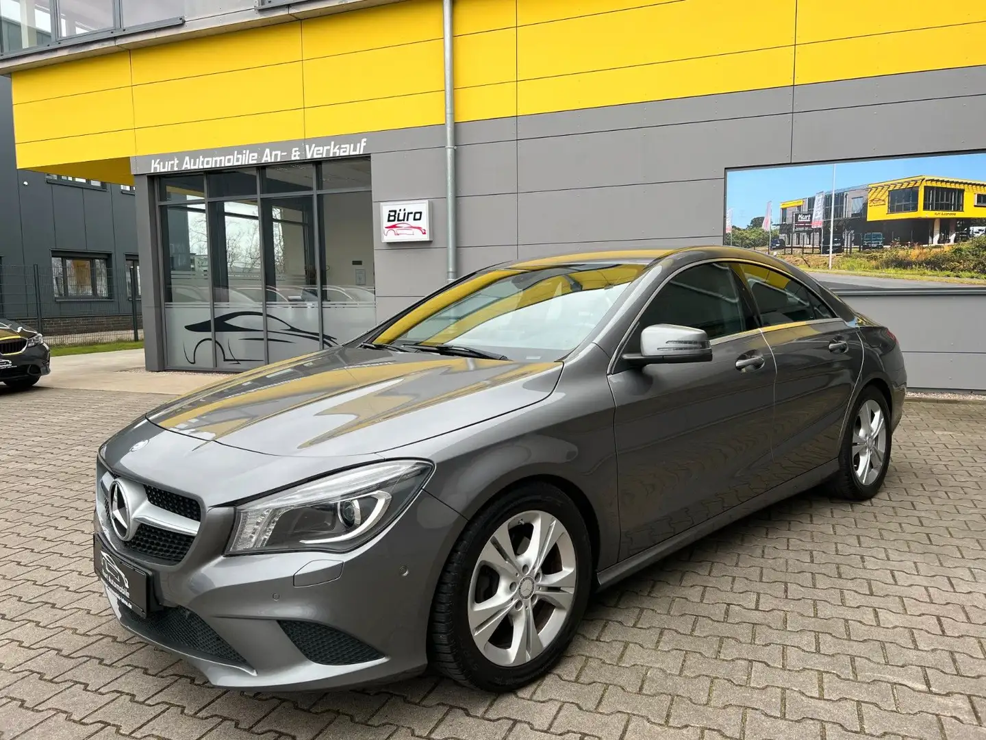 Mercedes-Benz CLA 220 TEILEDER/NAVI/XENON/SHZ/EURO5* Grau - 2