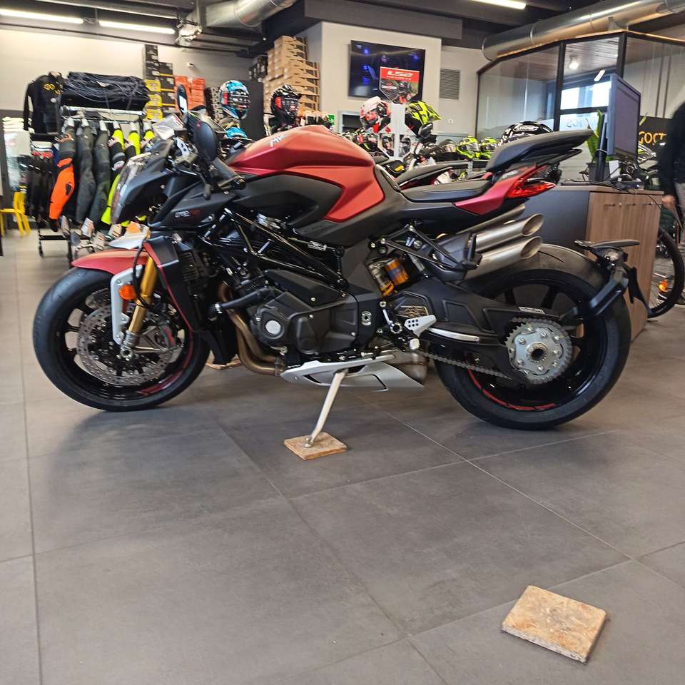 MV Agusta Brutale 1000  RR