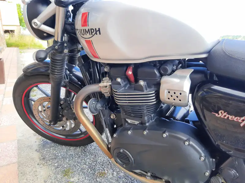 Triumph Street Twin - foto 7