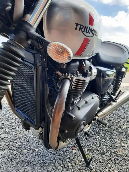 Triumph Street Twin - foto 8