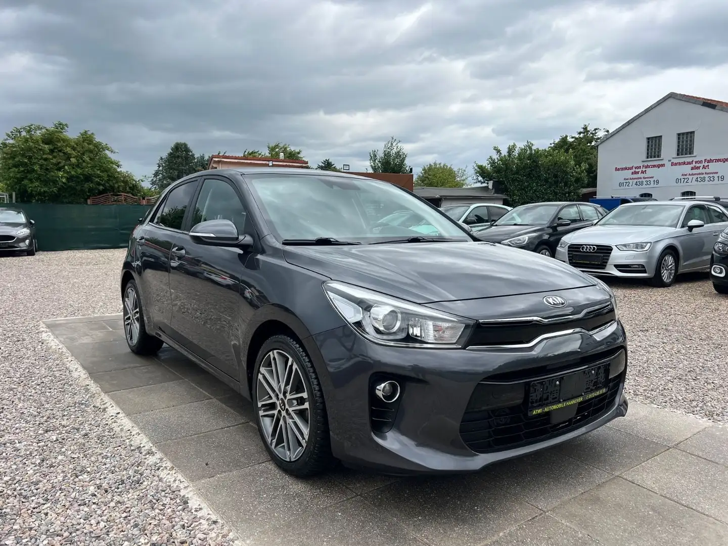 Kia Rio 1,4 Spirit Sportsitze  Sport Lenkrad Grau - 1