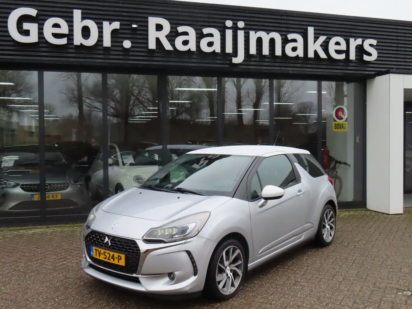 DS Automobiles DS 3 1.2 PureTech Café Racer*Navigatie*LED*Camera* Grau - 1