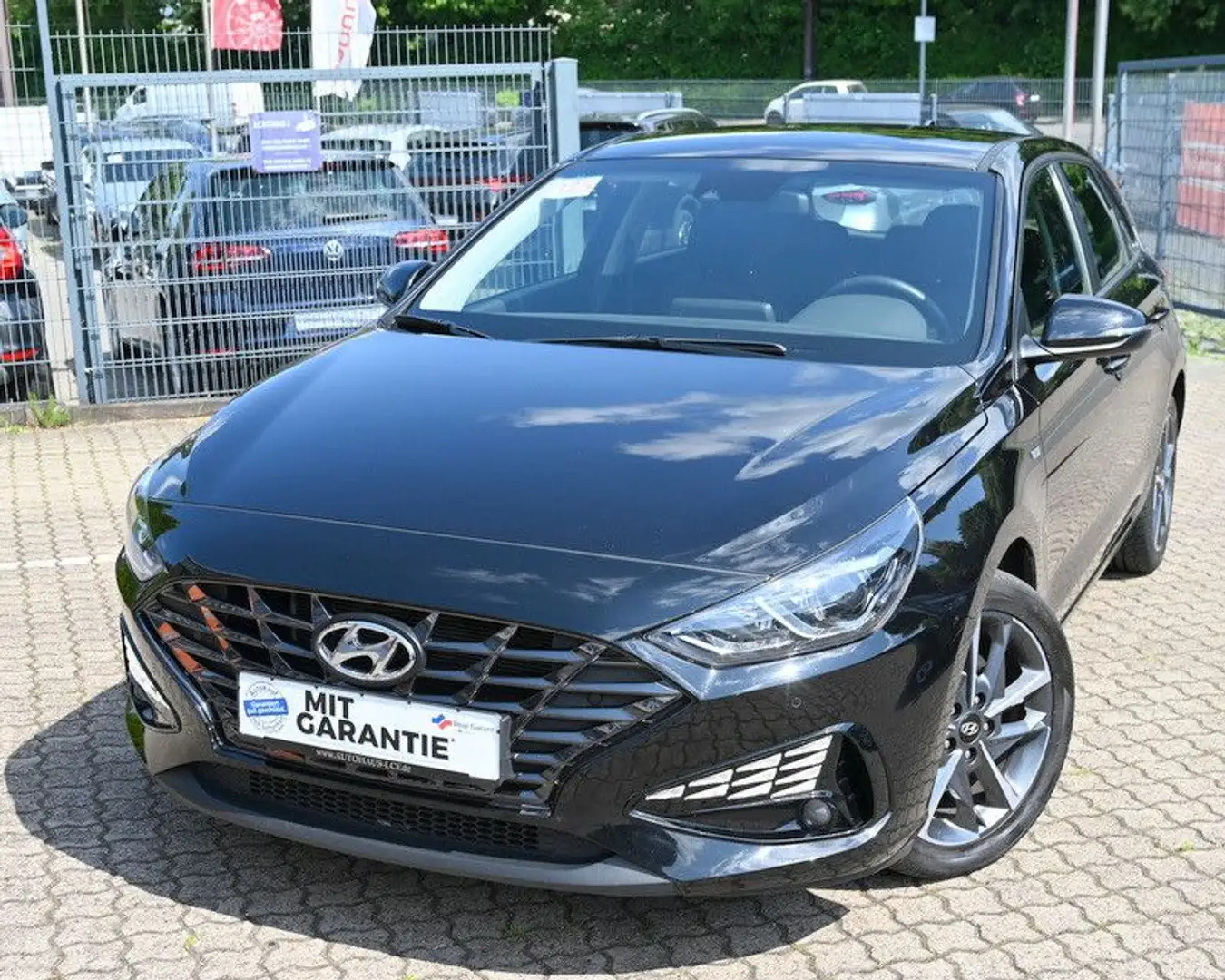 Hyundai i30 1.0 T-GDI 1Hd Autom. LED CAM Sitzhz Tempomat Schwarz - 2