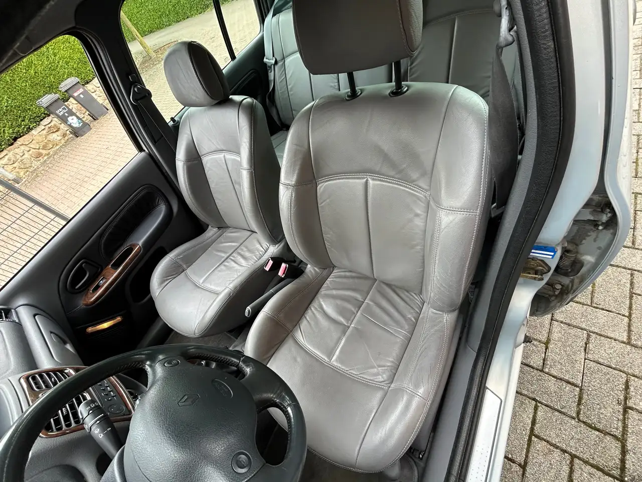 Renault Clio 1.6 16V Initiale VOLLEDER TÜV 09/2027 ALUFELGEN, foto 9