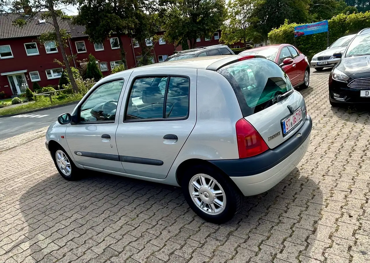 Renault Clio 1.6 16V Initiale VOLLEDER TÜV 09/2027 ALUFELGEN, foto 2