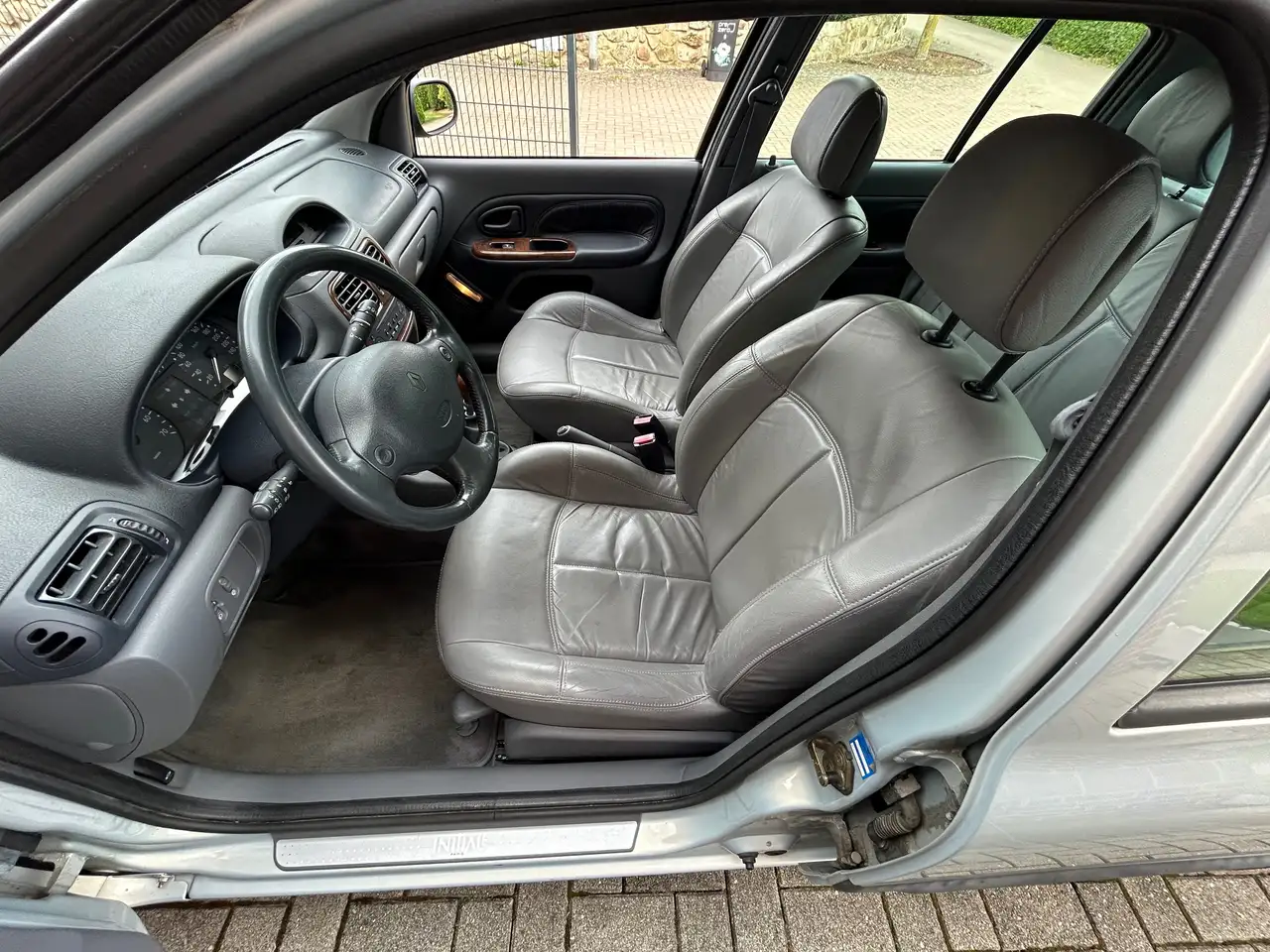 Renault Clio 1.6 16V Initiale VOLLEDER TÜV 09/2027 ALUFELGEN, foto 7