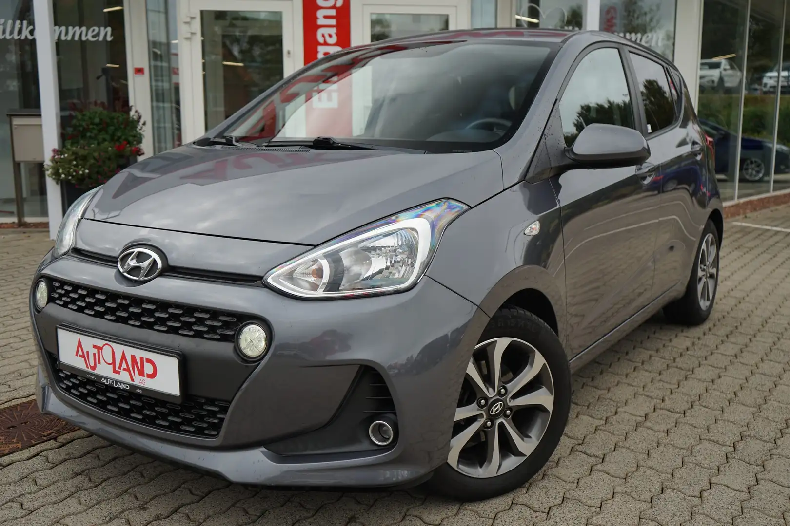 Hyundai i10 1.2 YES! Navi Android Apple Tempomat DAB Grau - 2