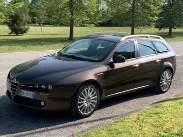 SW 2.4 jtdm Distinctive Q4 210cv