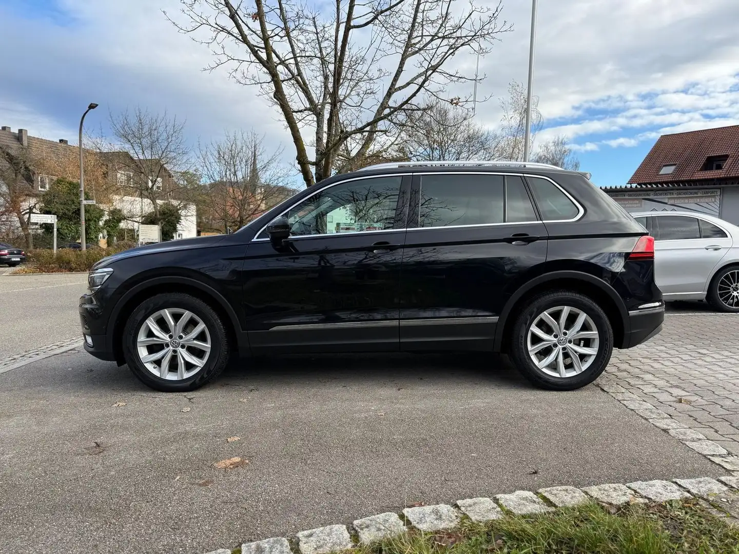 Volkswagen Tiguan Highline BMT/Start-Stopp 4Motion Schwarz - 2