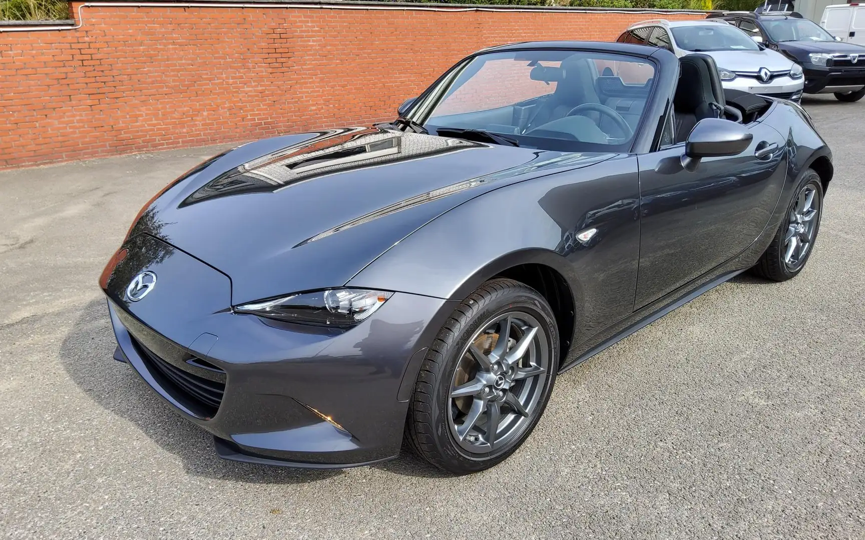 Mazda MX-5 MX-5 SKYACTIV CABRIO BENZINE 1.5I 132PK Gris - 1