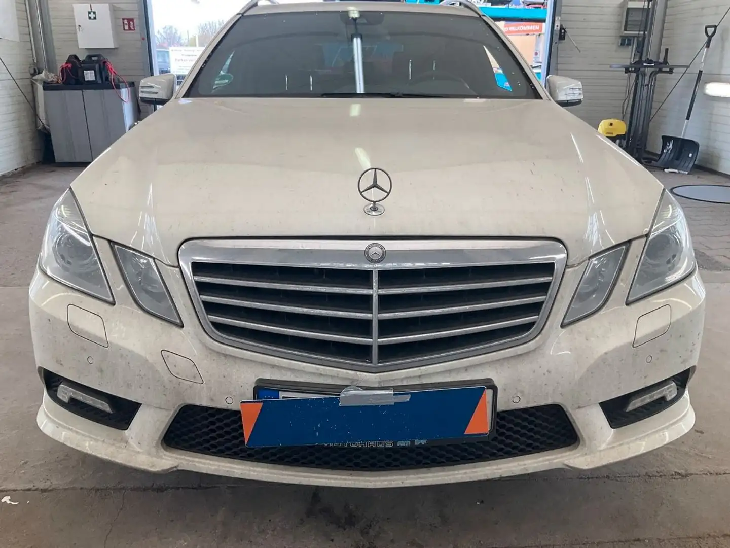 Mercedes-Benz E 500 T Avantgarde +AMG-LINE+ACC+S.DACH+NAV+AHK+ Wit - 2