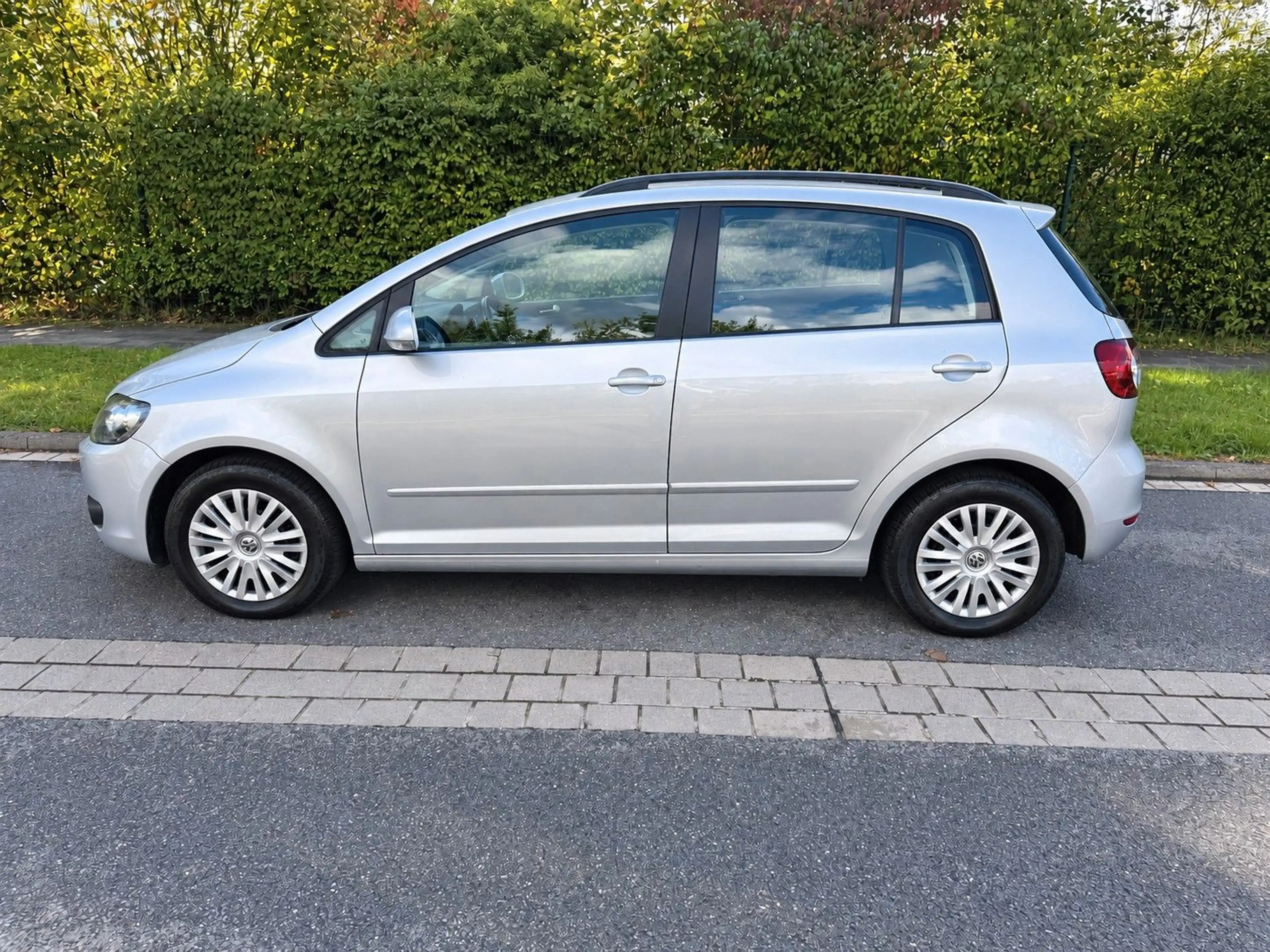 Volkswagen Golf Plus 1.2 TSI Trendline 105 PS Unfallfrei — photo 2