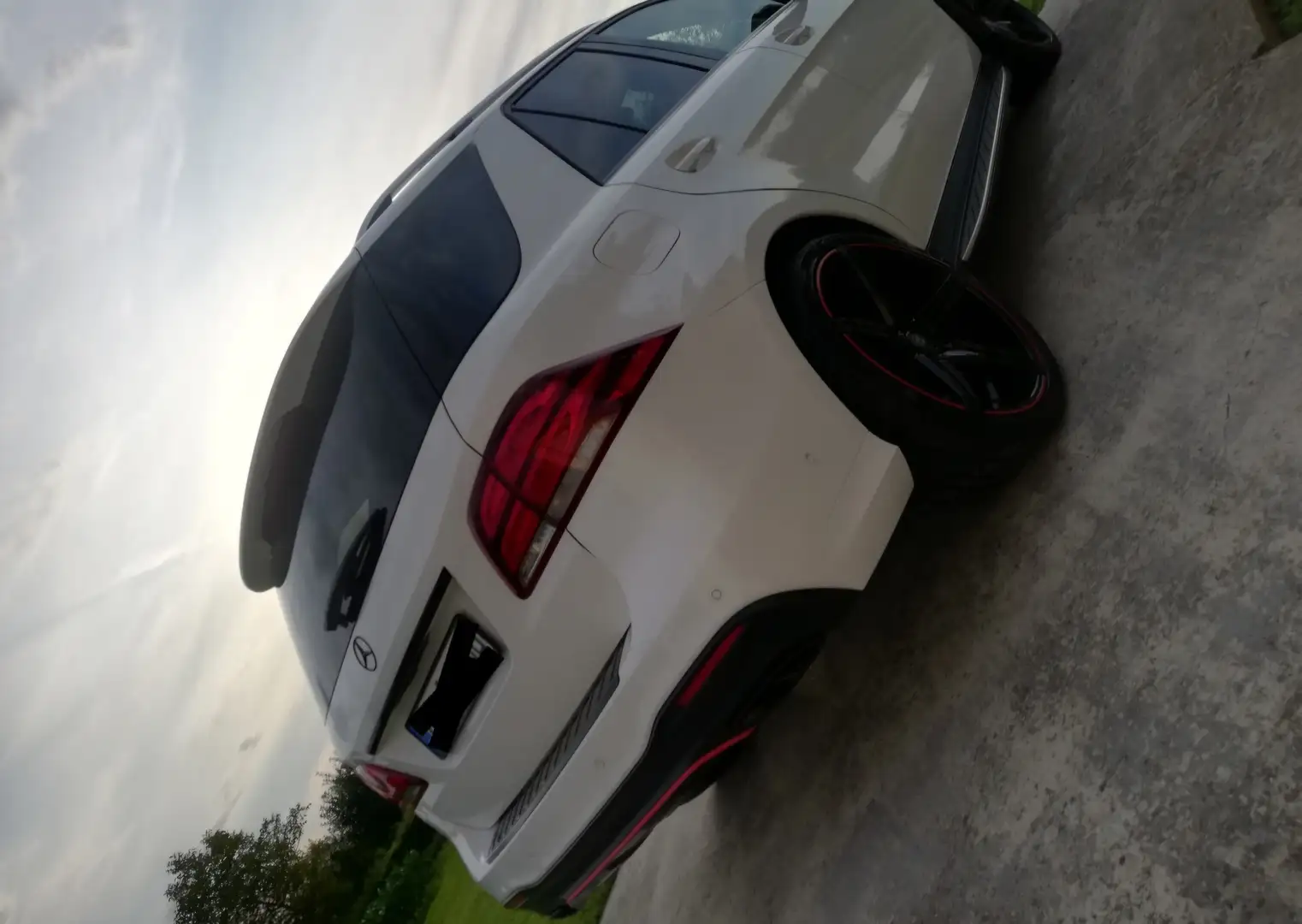 Mercedes-Benz GLE 450 GLE 450 AMG 4Matic 9G-TRONIC AMG Line Weiß - 2