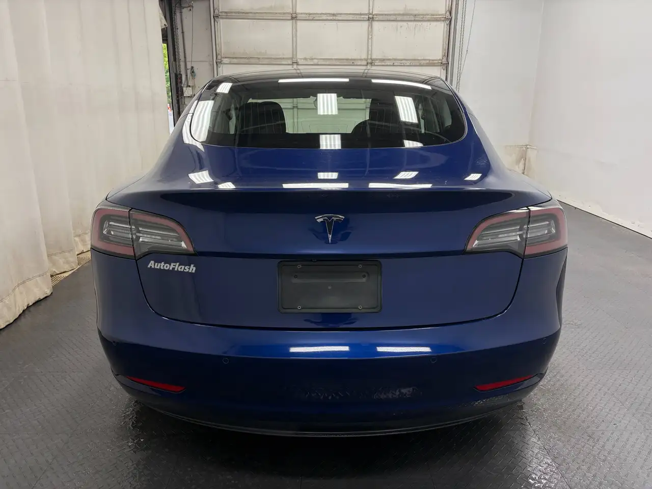 Tesla Model 3 fotografie Tesla Model 3