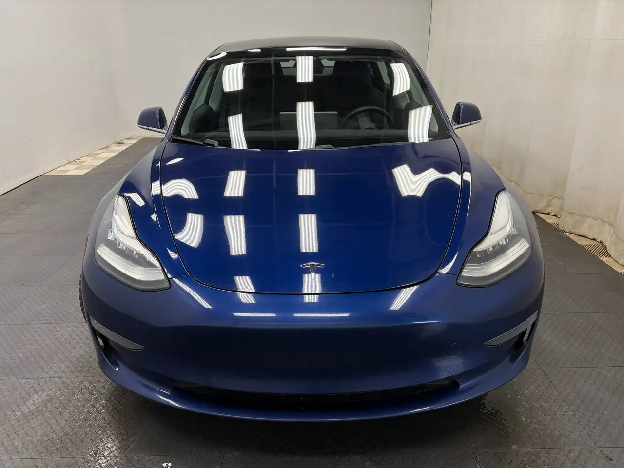 Tesla Model 3 fotografie Tesla Model 3