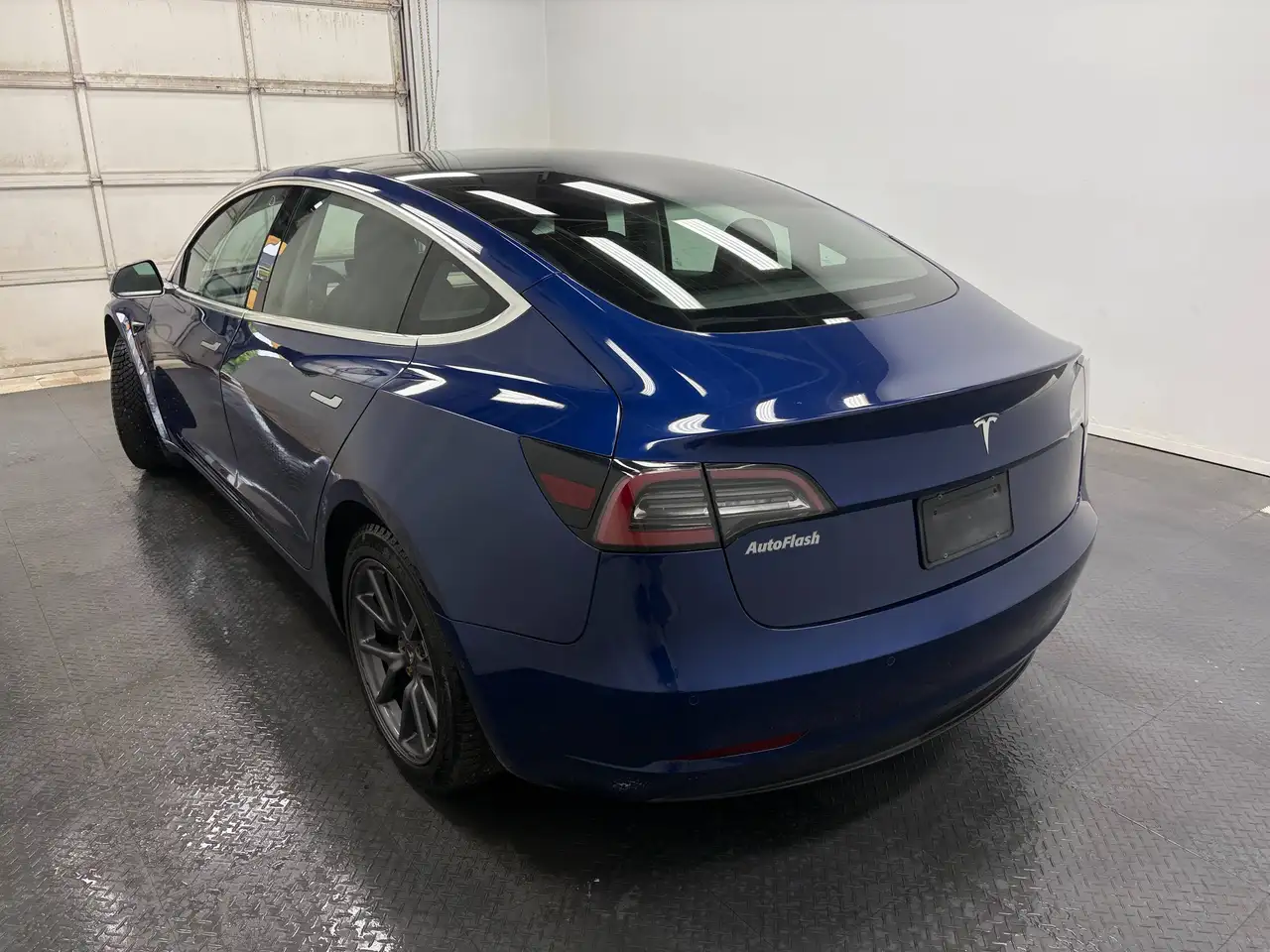 Tesla Model 3 fotografie Tesla Model 3