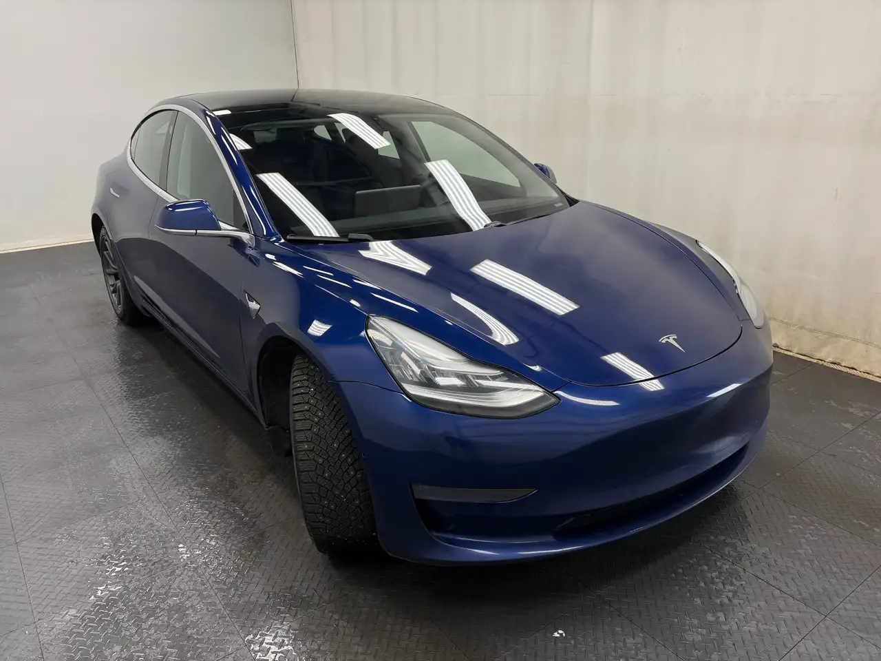 Tesla Model 3 fotografie Tesla Model 3