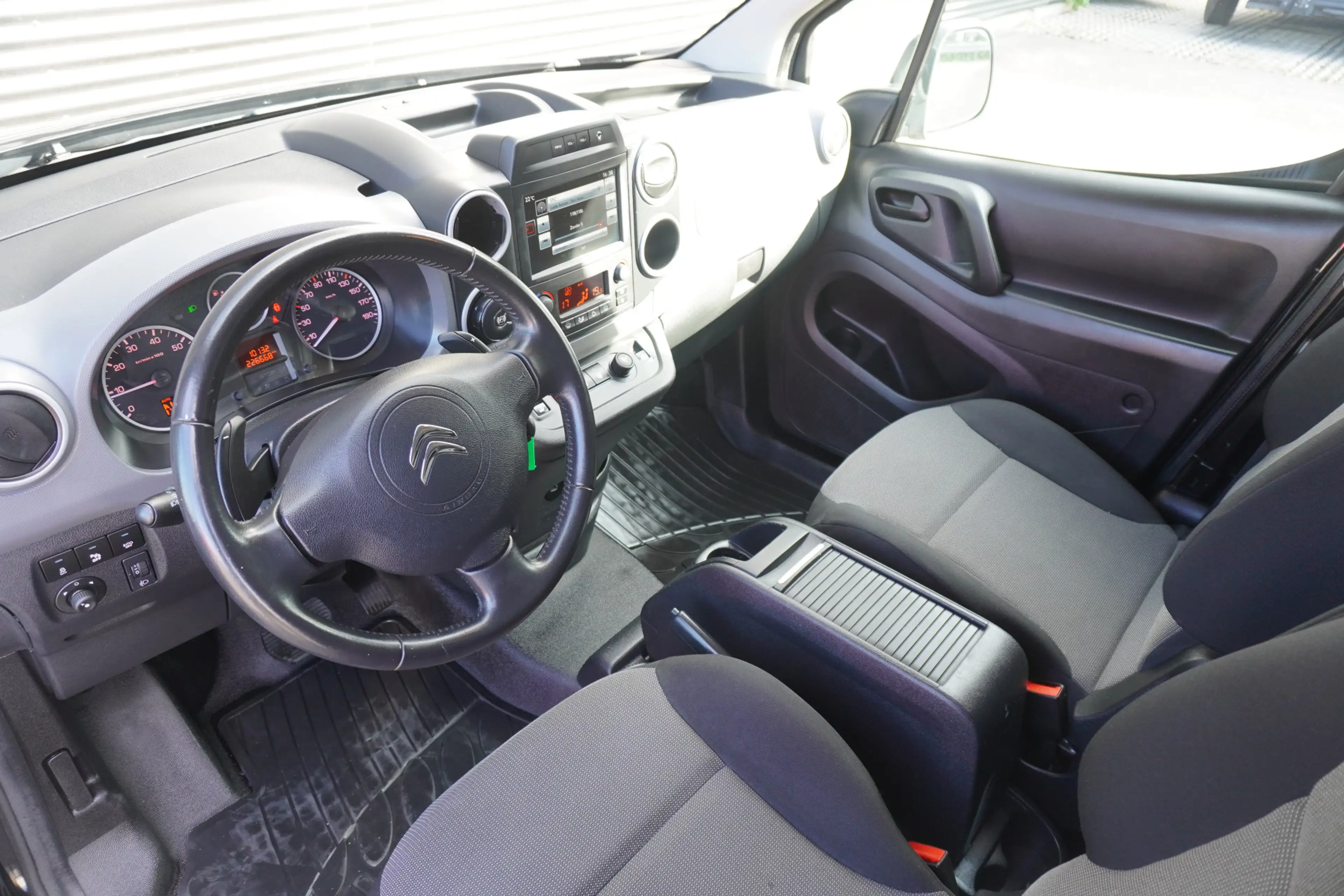 Citroen Berlingo 100pk Euro6 Automaat Trekhaak Camera Cruise contro — photo 12
