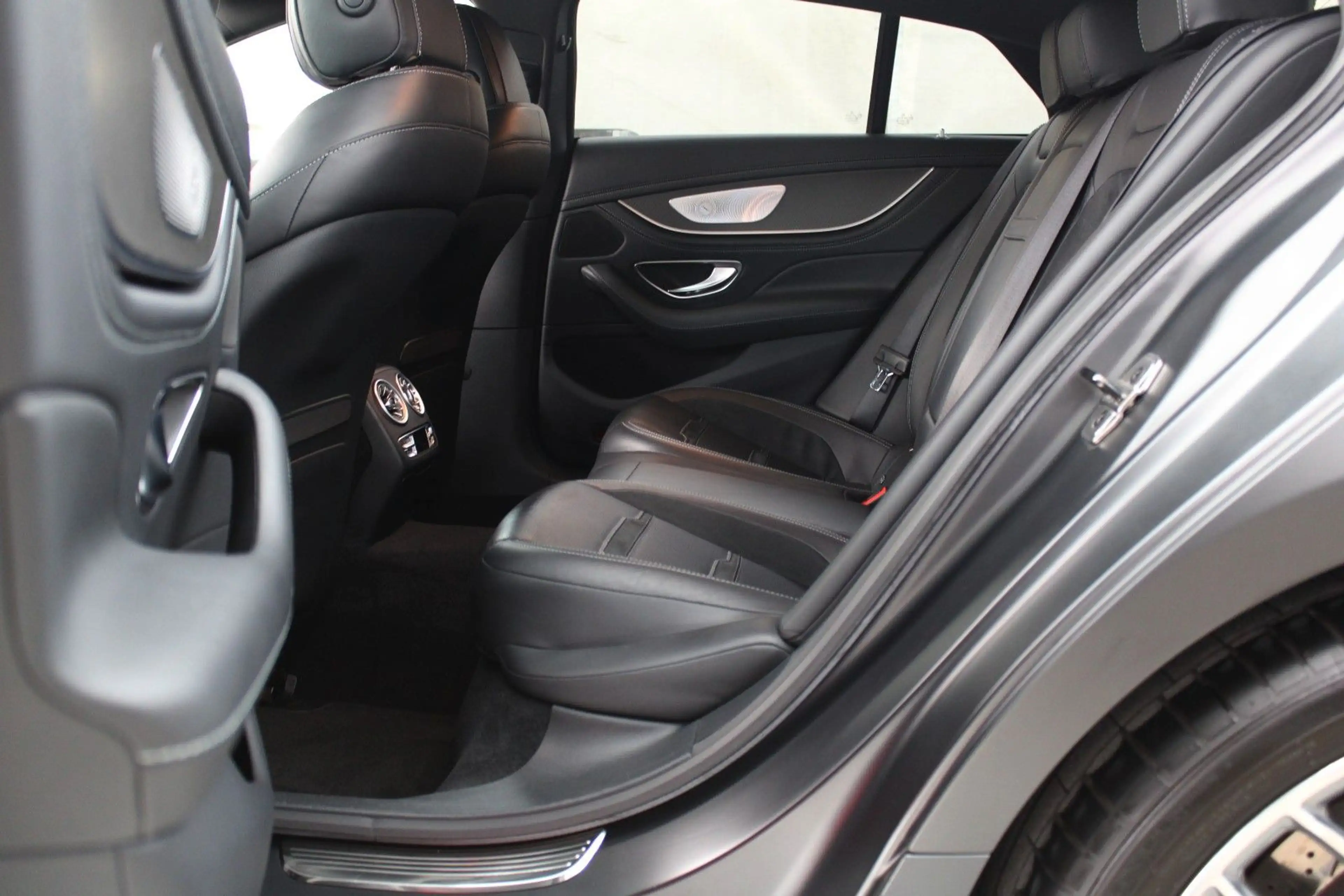 Mercedes-Benz AMG GT 63 S 4Matic+ *Werksgarantie* — photo 12
