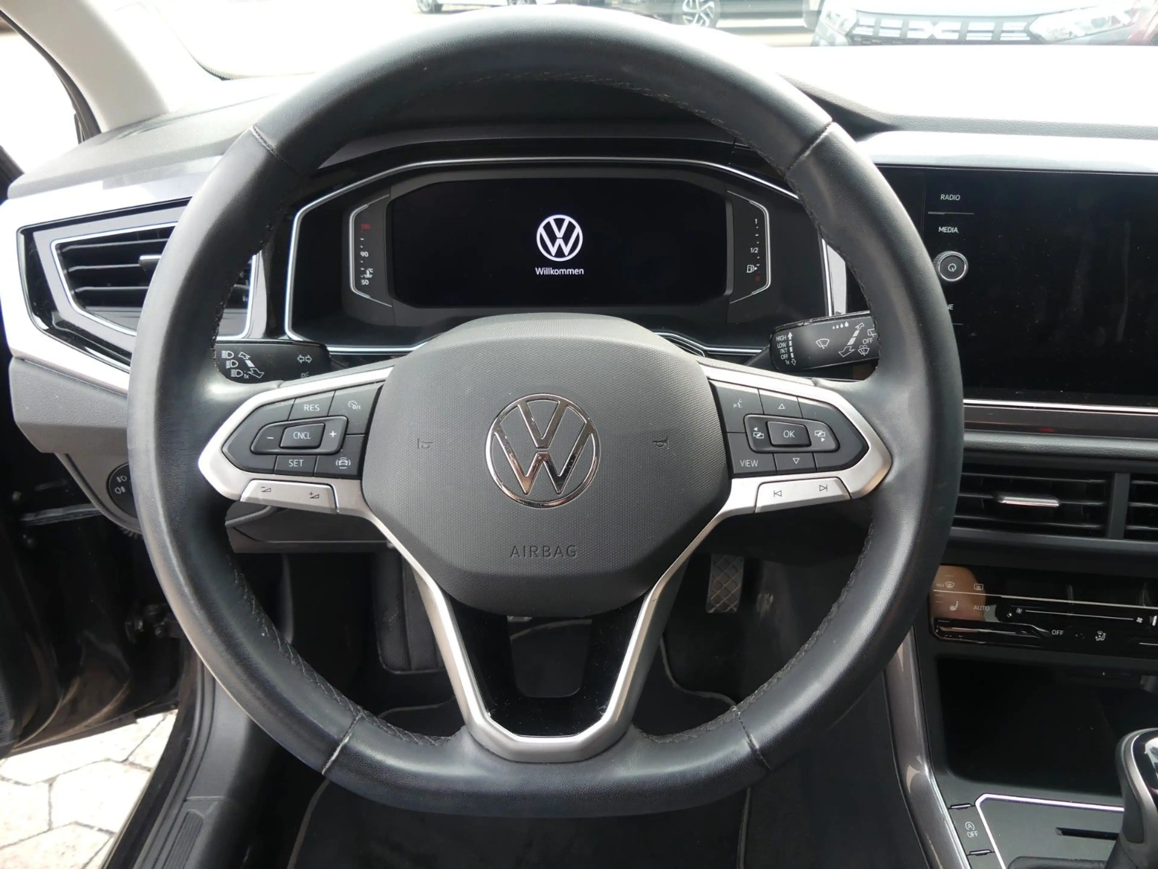 Volkswagen Polo VI Style * Tempo * SHZ * PDC — photo 8