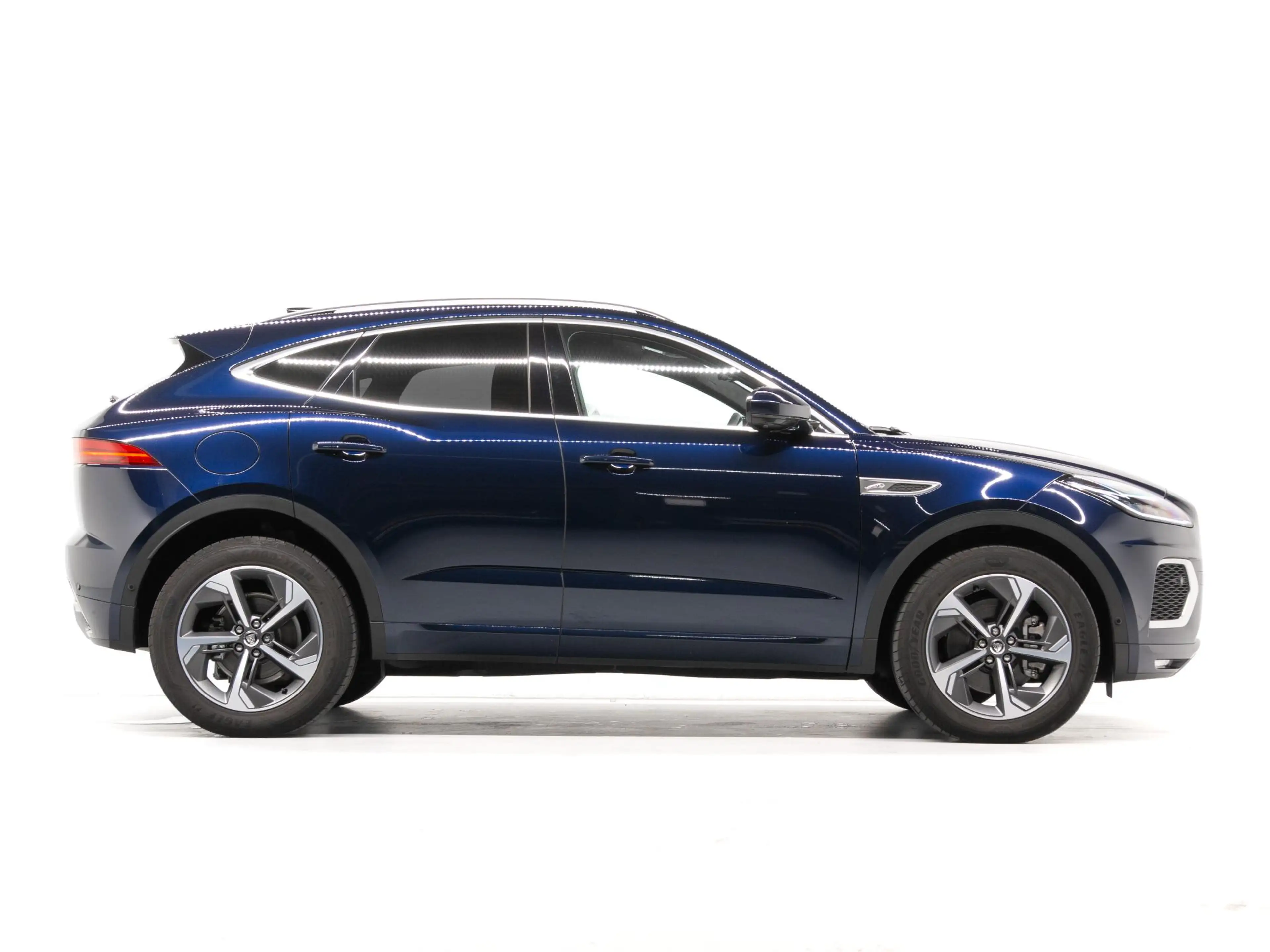 Jaguar E-Pace 2.0 D200 AWD R-Dynamic SE — photo 7