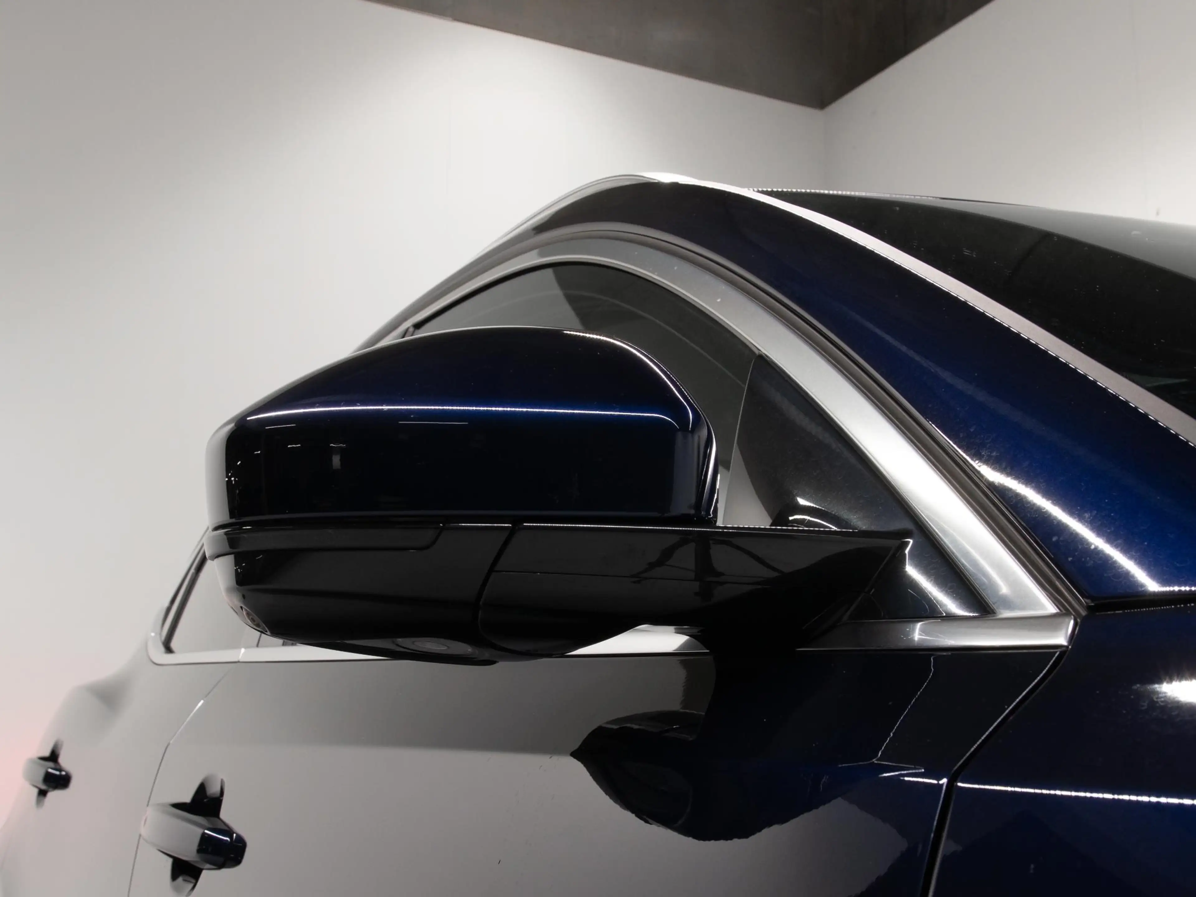 Jaguar E-Pace 2.0 D200 AWD R-Dynamic SE — photo 12