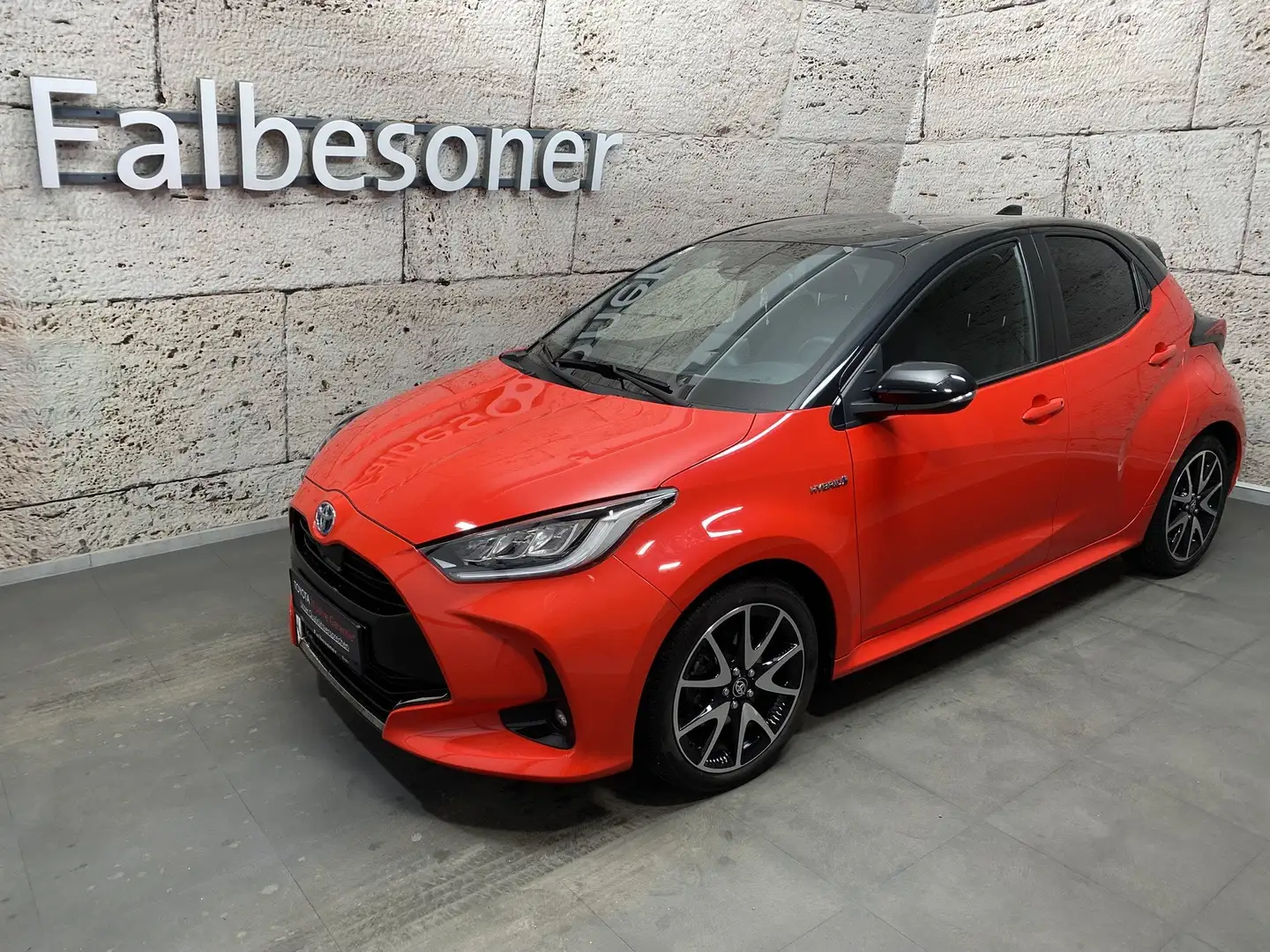 Toyota Yaris 1,5 VVT-i Hybrid Premiere Edition Rouge - 1